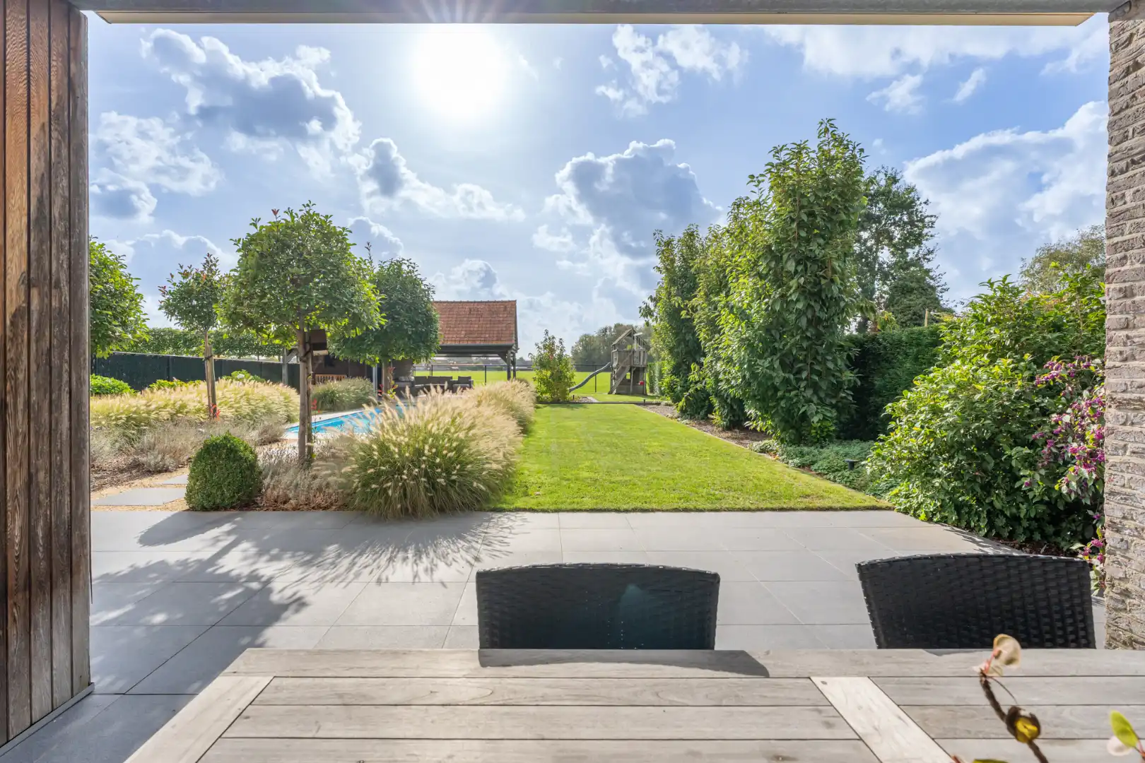 Stijlvolle villa in tijdloze pastorijstijl met zwembad en exclusieve tuinbeleving. foto 9