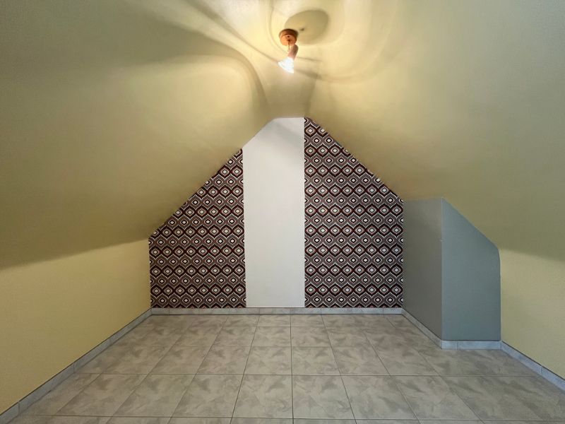 RUIM EN ZONNIG APPARTEMENT MET GARAGE foto 14