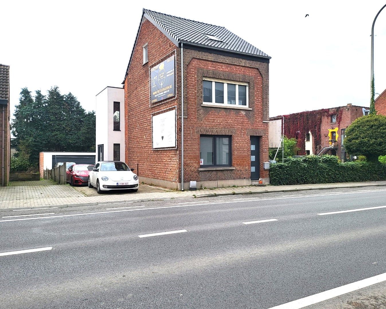 Ruime af te werken woning gelegen te Eppegem. foto {{pictureIndex}}