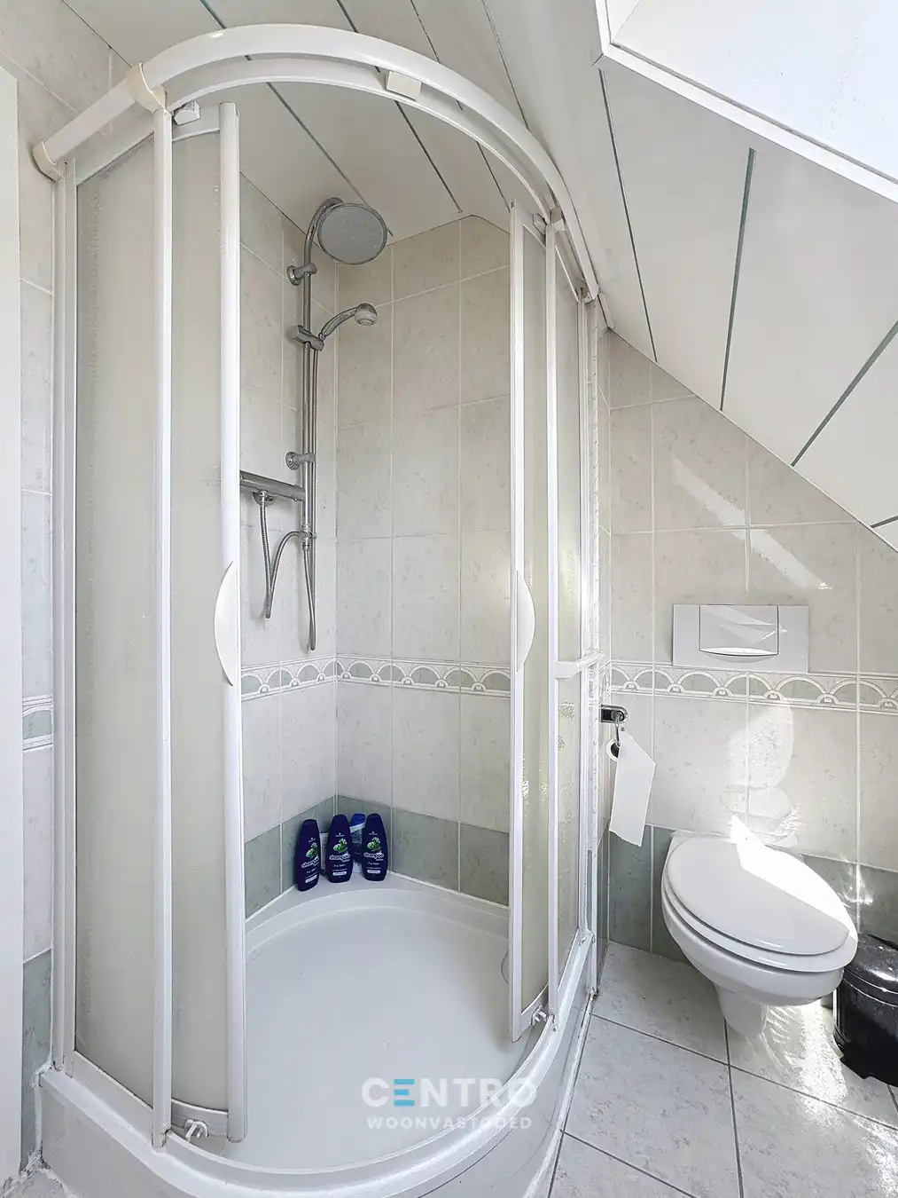 Villa met 5 slpks, veranda én carport te Roeselare! foto 9