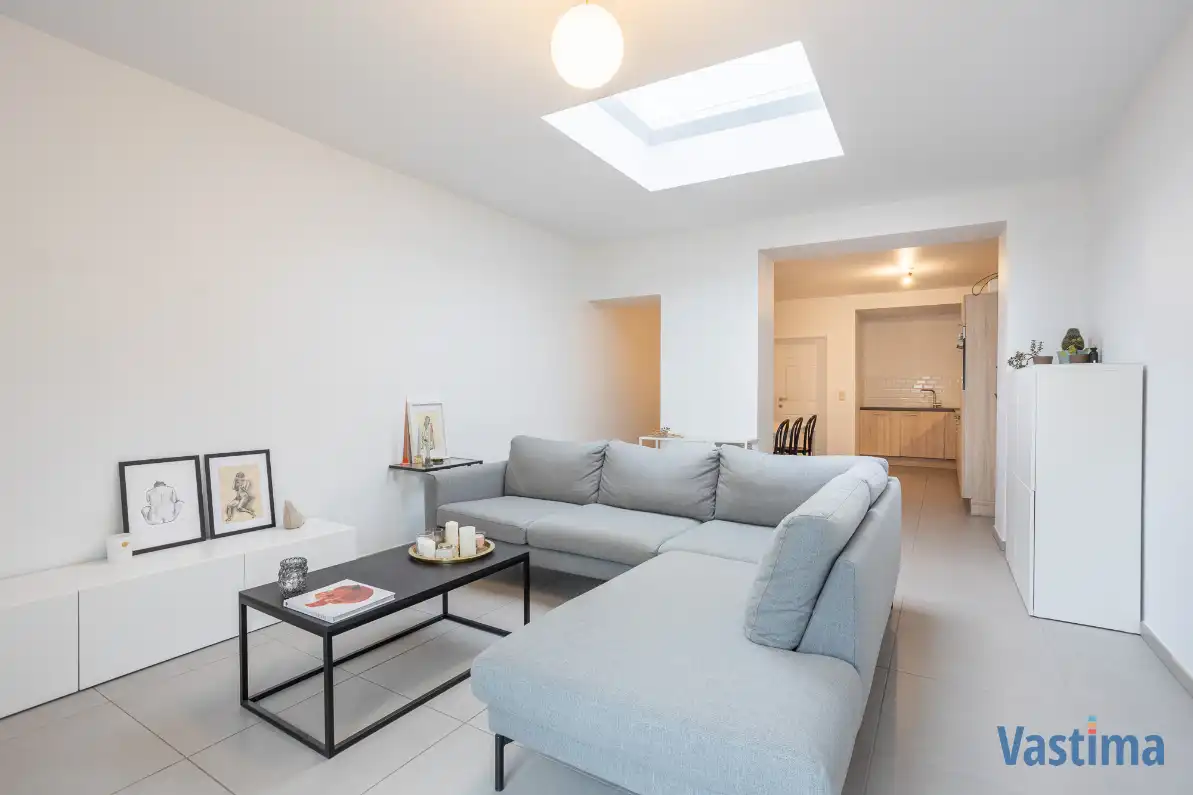 Woning in de stadsrand met 2 slaapkamers, dressing en tuin foto 6