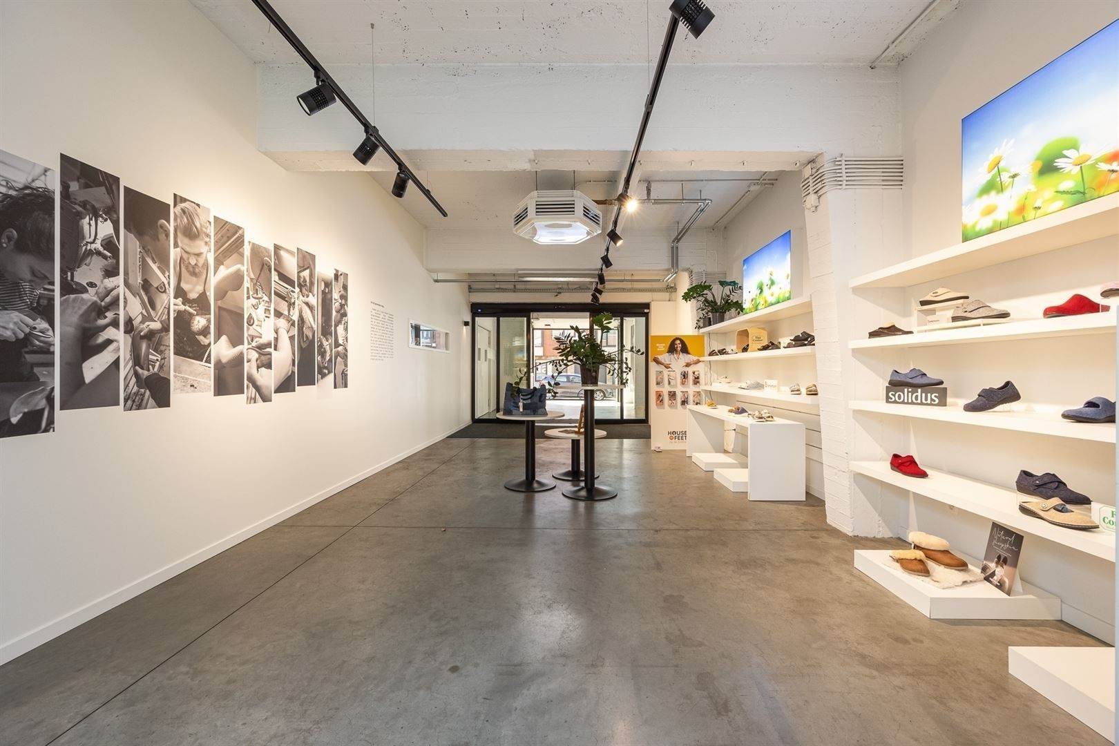 Uitstekend gelegen winkelpand met twee toegangen foto 10