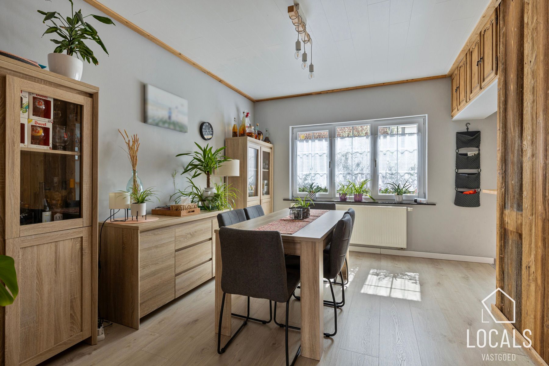 Instapklare woning met 5 slaapkamers en gezellig terras foto 4