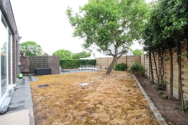 Ruime gezinswoning met 3 slaapkamers en zonnige tuin foto 13