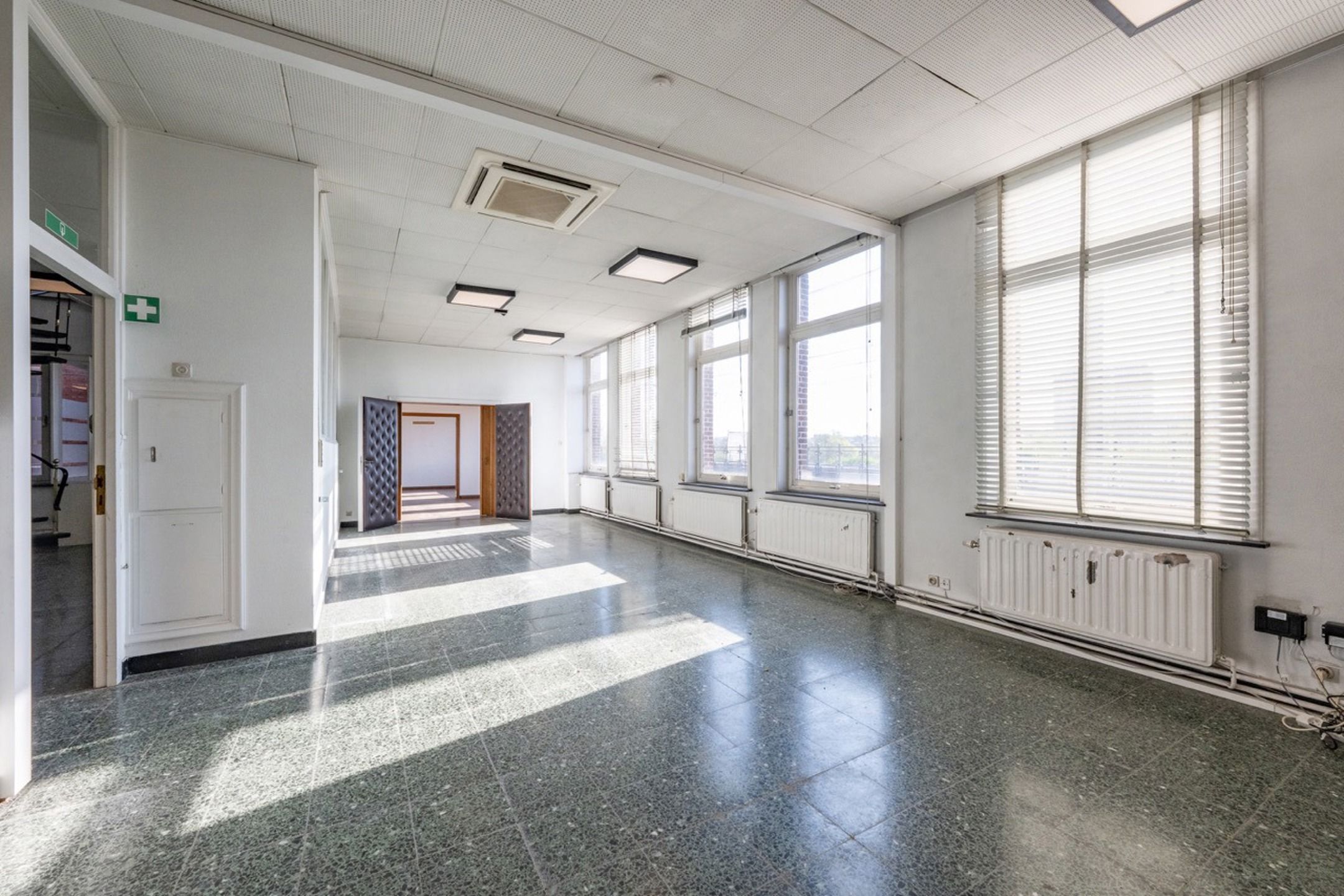 Te Koop Royale Kantoorgebouw/Pakhuis te Antwerpen-Noord foto 12