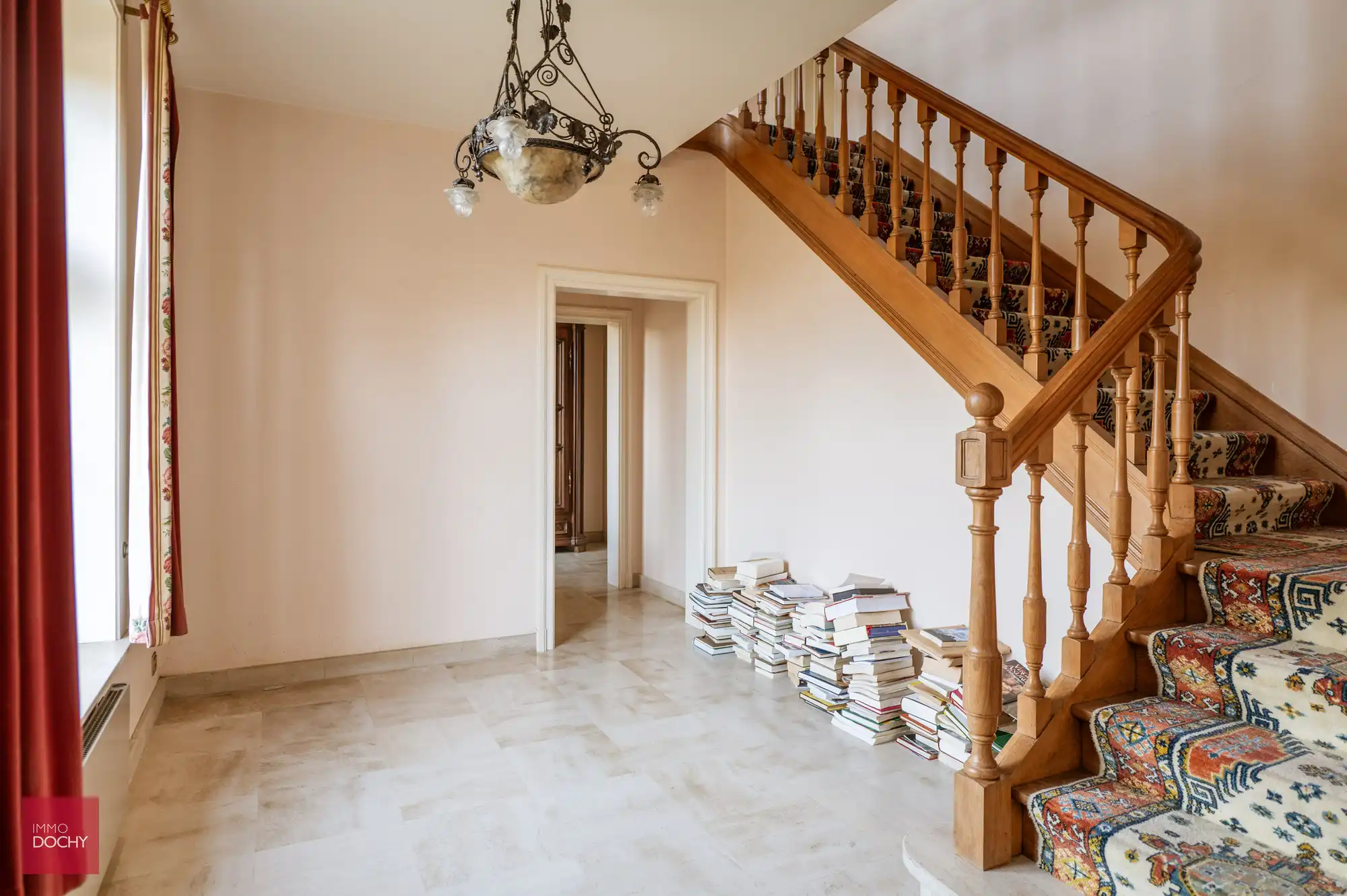 Ruime te renoveren villa op ca. 2.800m² foto 6