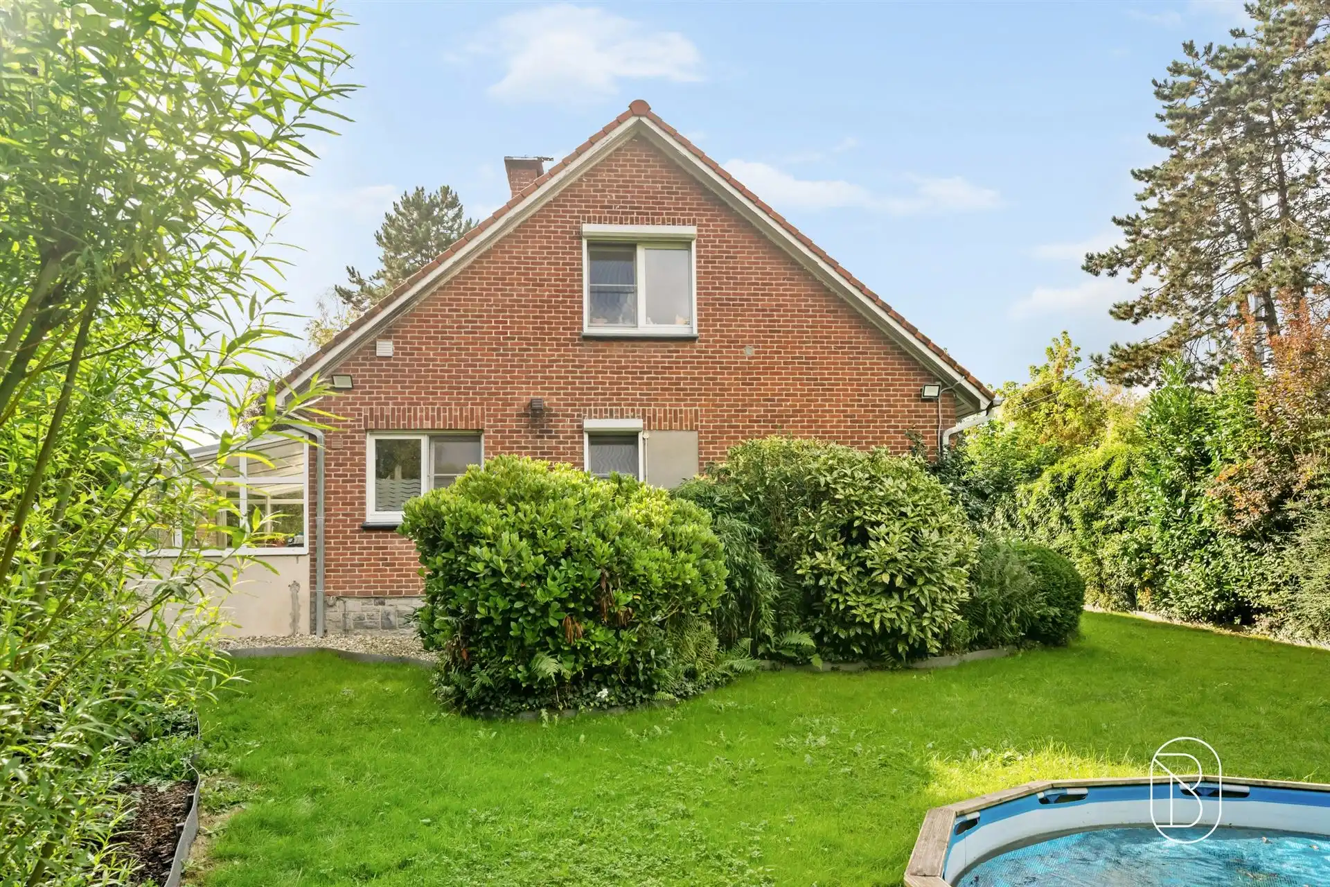 Volledig gerenoveerde woning op 1.800 m² in Warchin foto 3