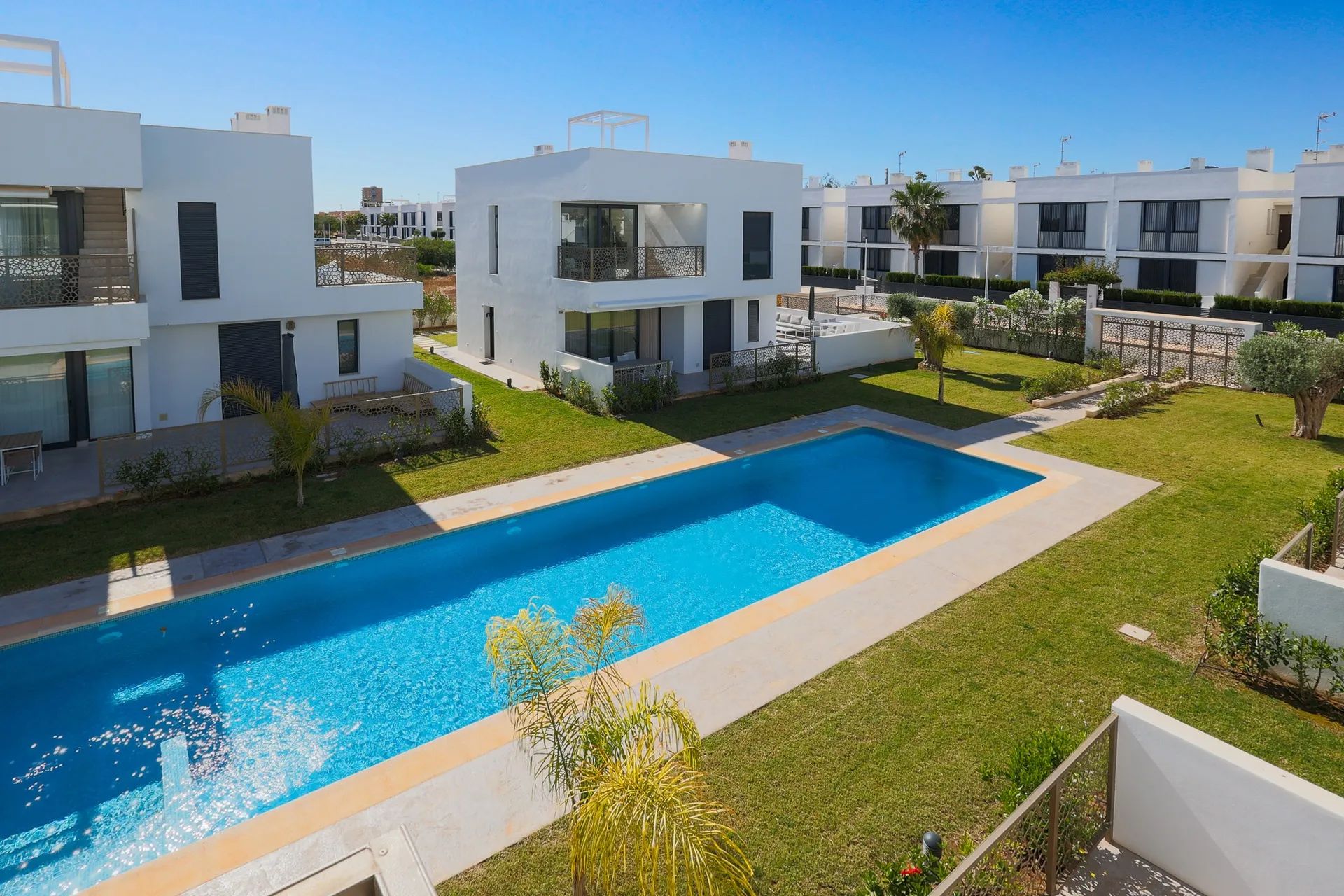 Direct genieten: instapklaar penthouse op toplocatie aan de kust foto {{pictureIndex}}