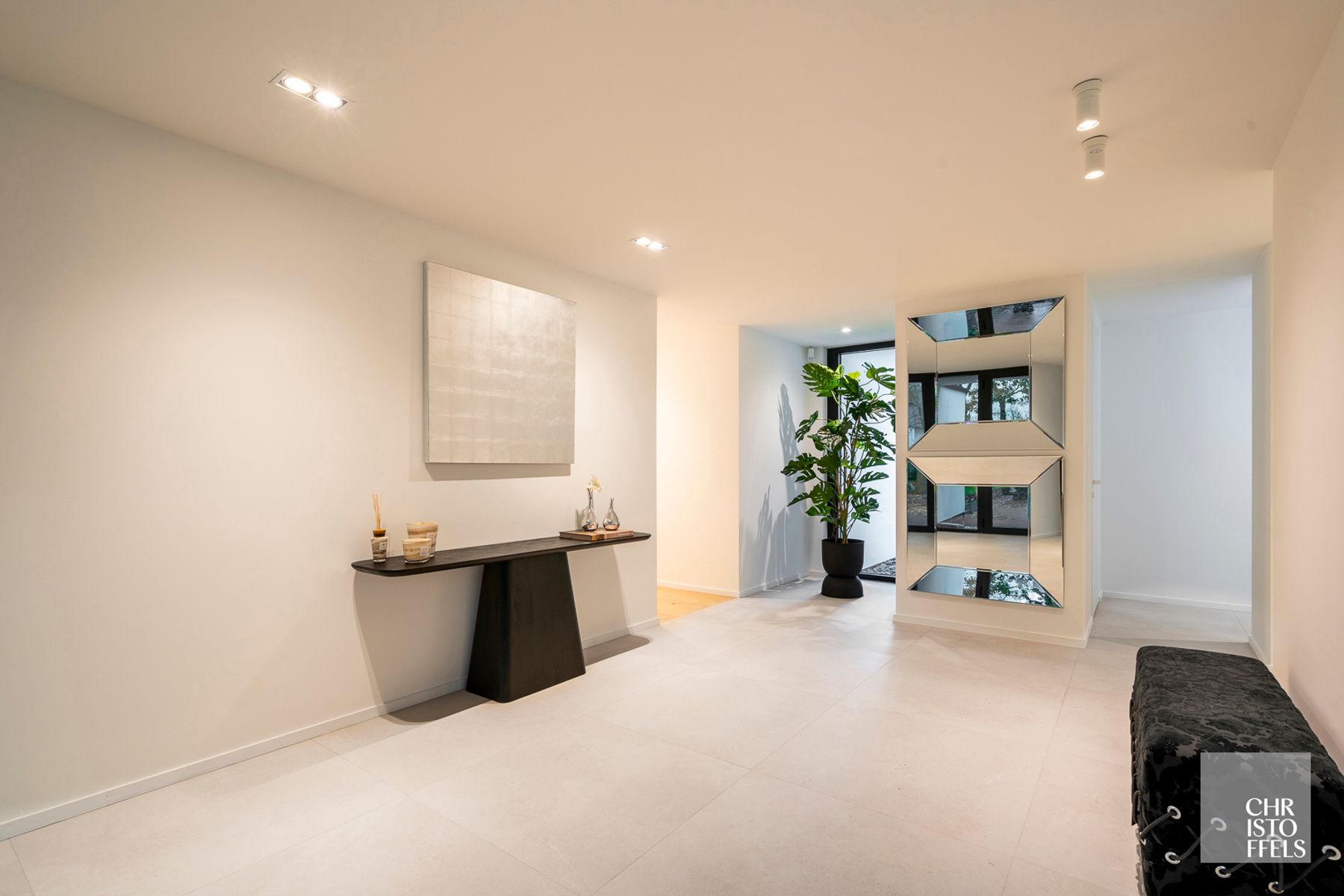 High-end gerenoveerde eigentijdse villa op een perceel van 4.379m² te Hasselt! foto 28