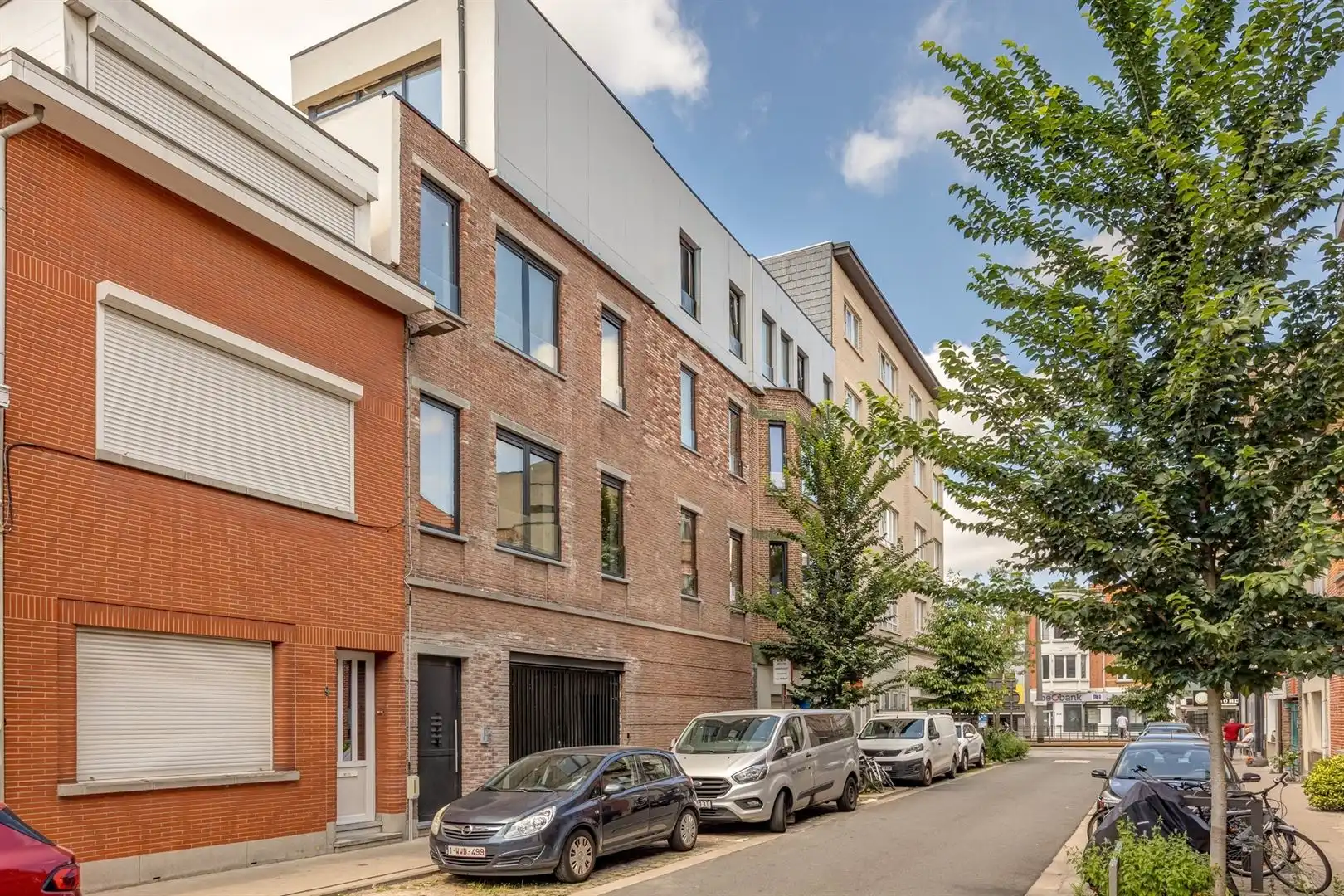 Lichtrijk renovatie appartement met 2 slaapkamers op toplocatie in Merksem foto {{pictureIndex}}