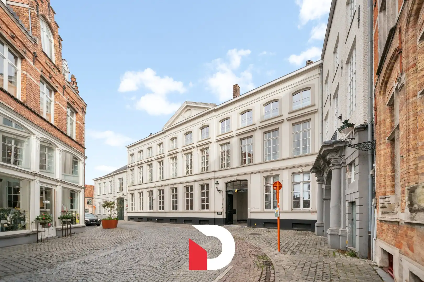 Uiterst exclusief aanbod op een centrale en serene ligging in de Brugse binnenstad. foto 2