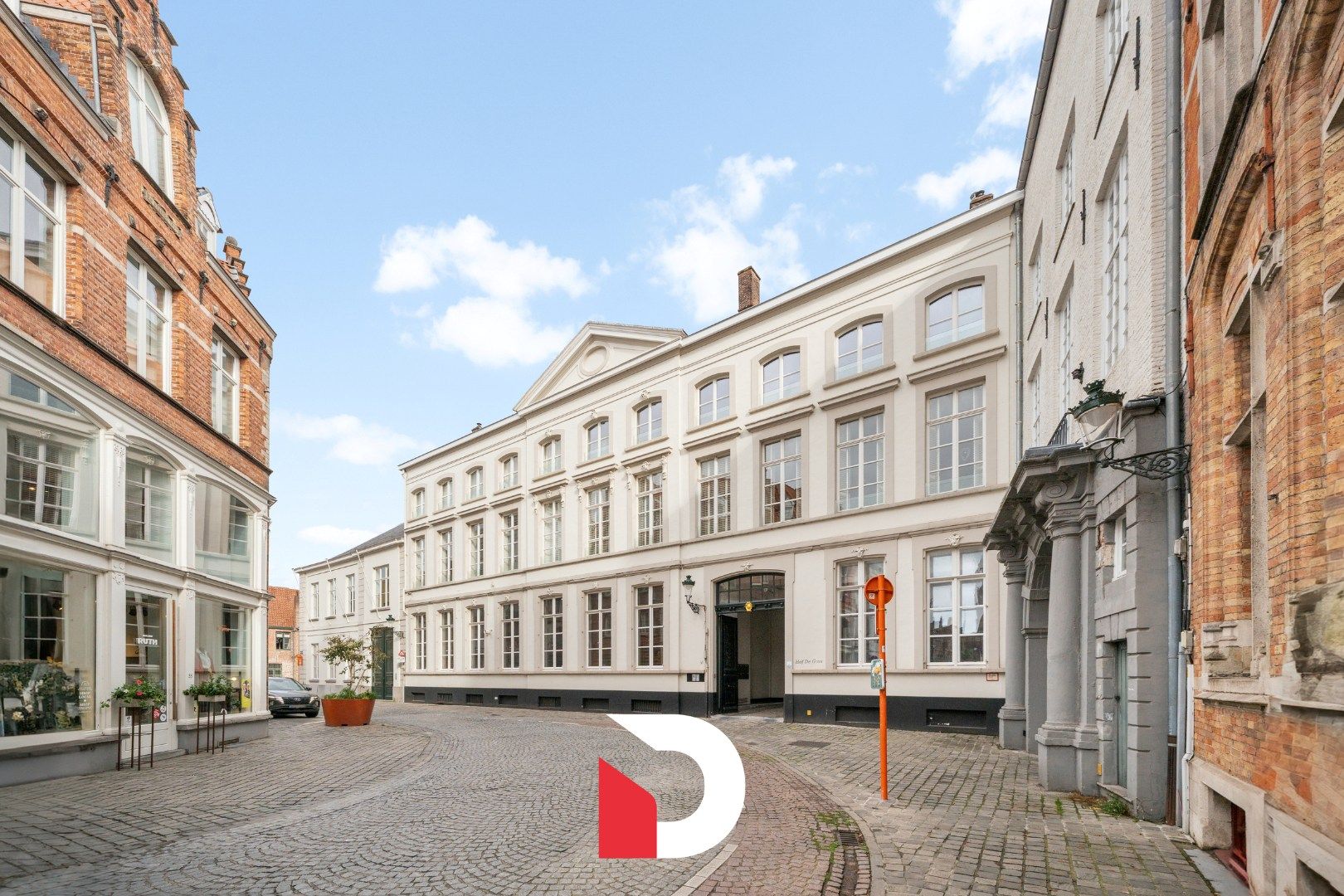 Uiterst exclusief aanbod op een centrale en serene ligging in de Brugse binnenstad. foto 2