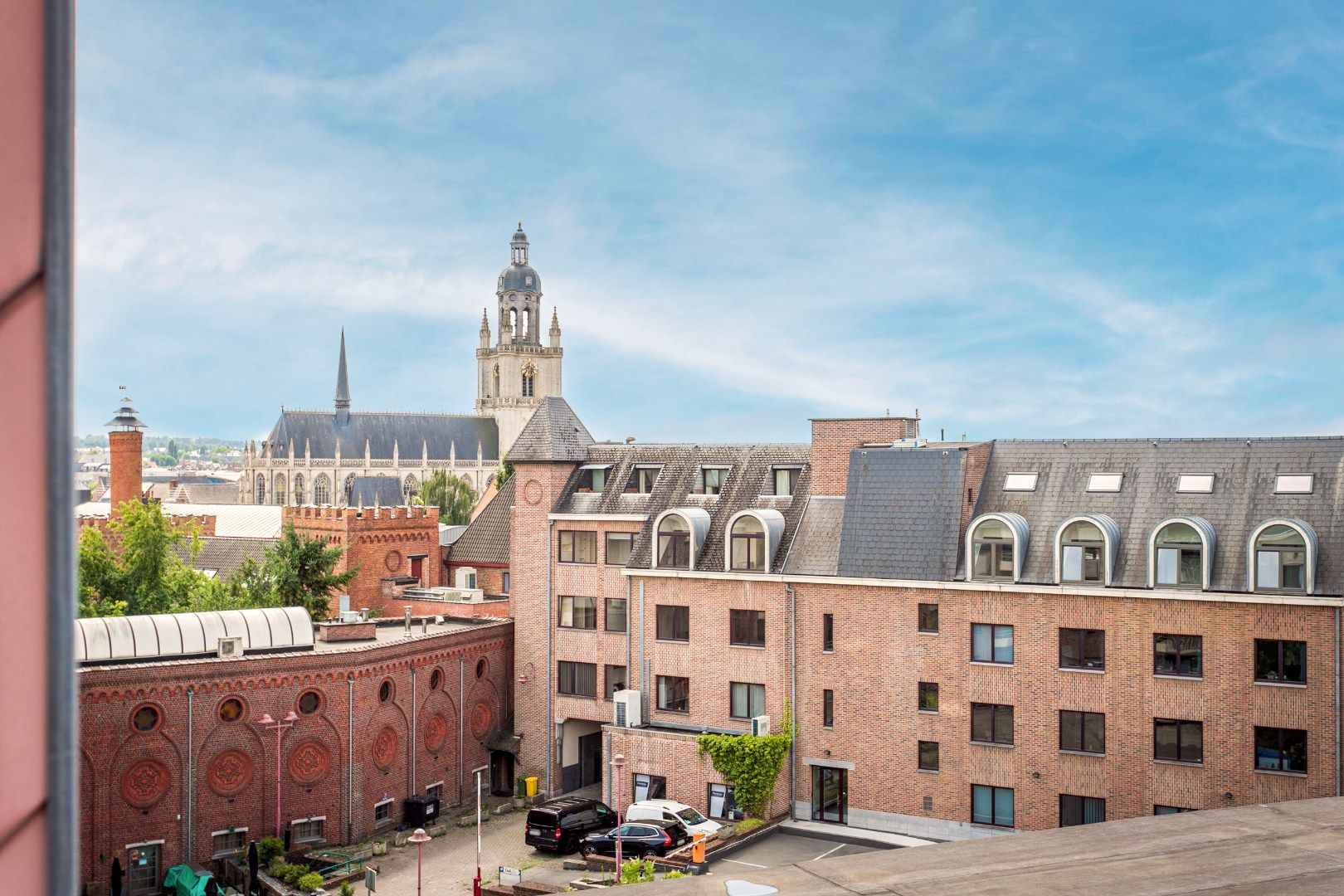 Appartement (78m²) 1 slpk, kelder en autostpl te koop centrum Halle foto 17