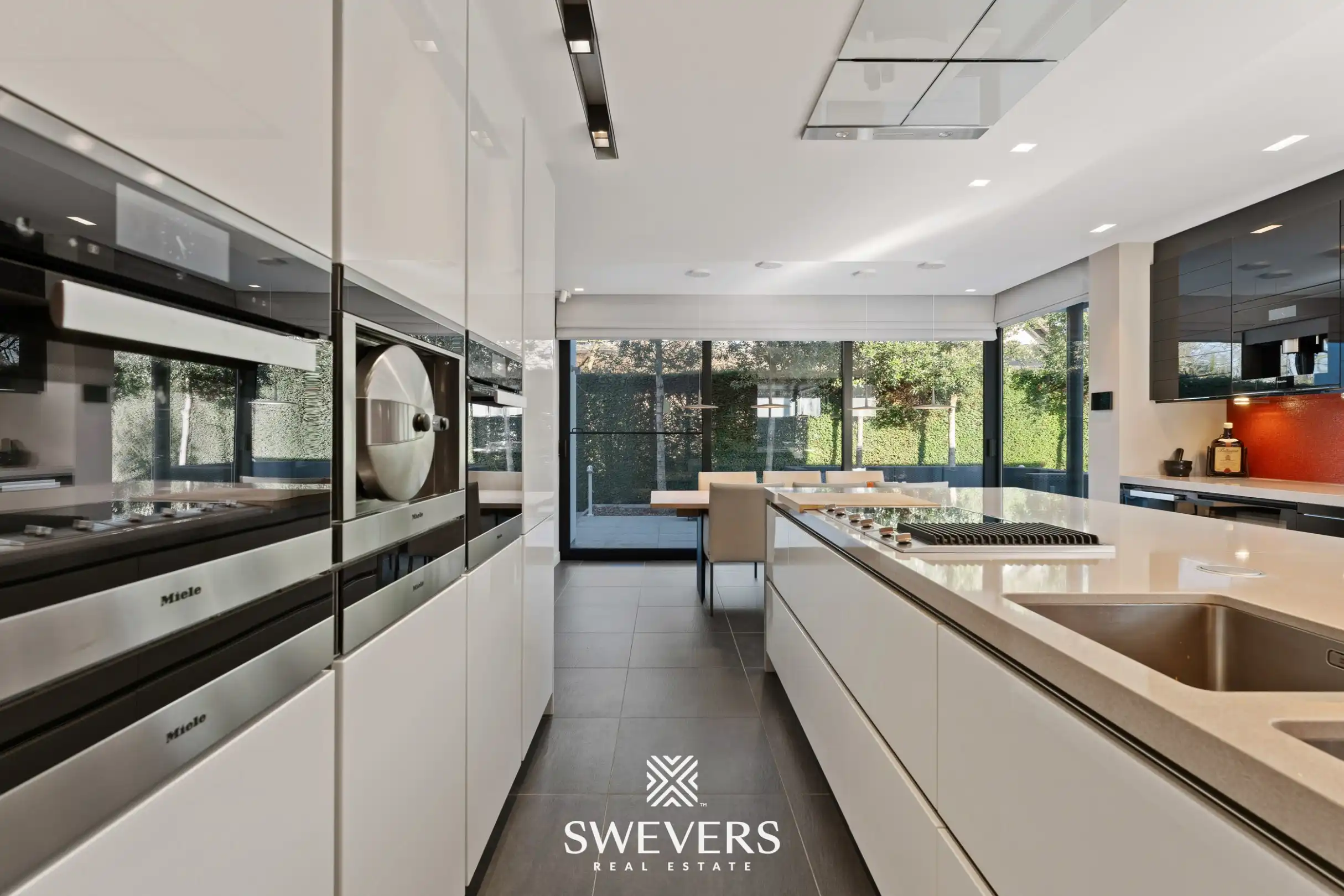 Exclusieve instapklare villa ( EPC B ) op uniek perceel ( 16a 91ca ) in de residentiële Bloemenwijk te Bolderberg foto 6