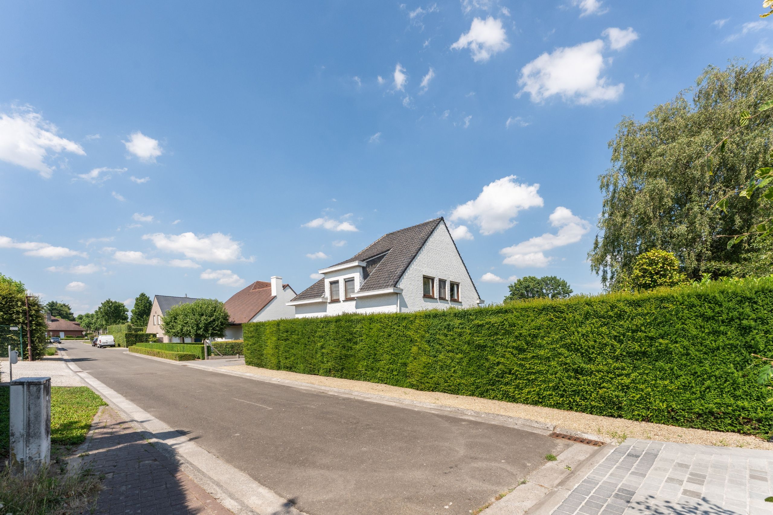 Hoofdfoto van de publicatie: Charmante op te frissen woning met atelier in residentiële buurt