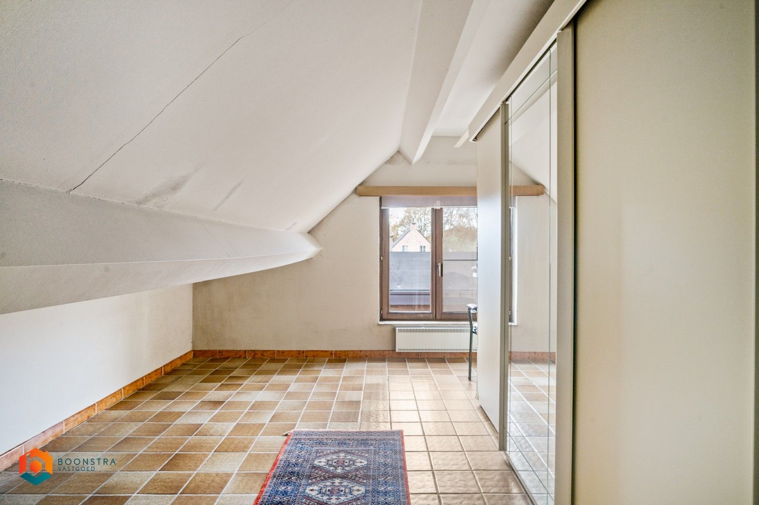 Te renoveren woning met 4 slpkrs en magazijn van 360m² op ruim perceel van 5730m² foto 18