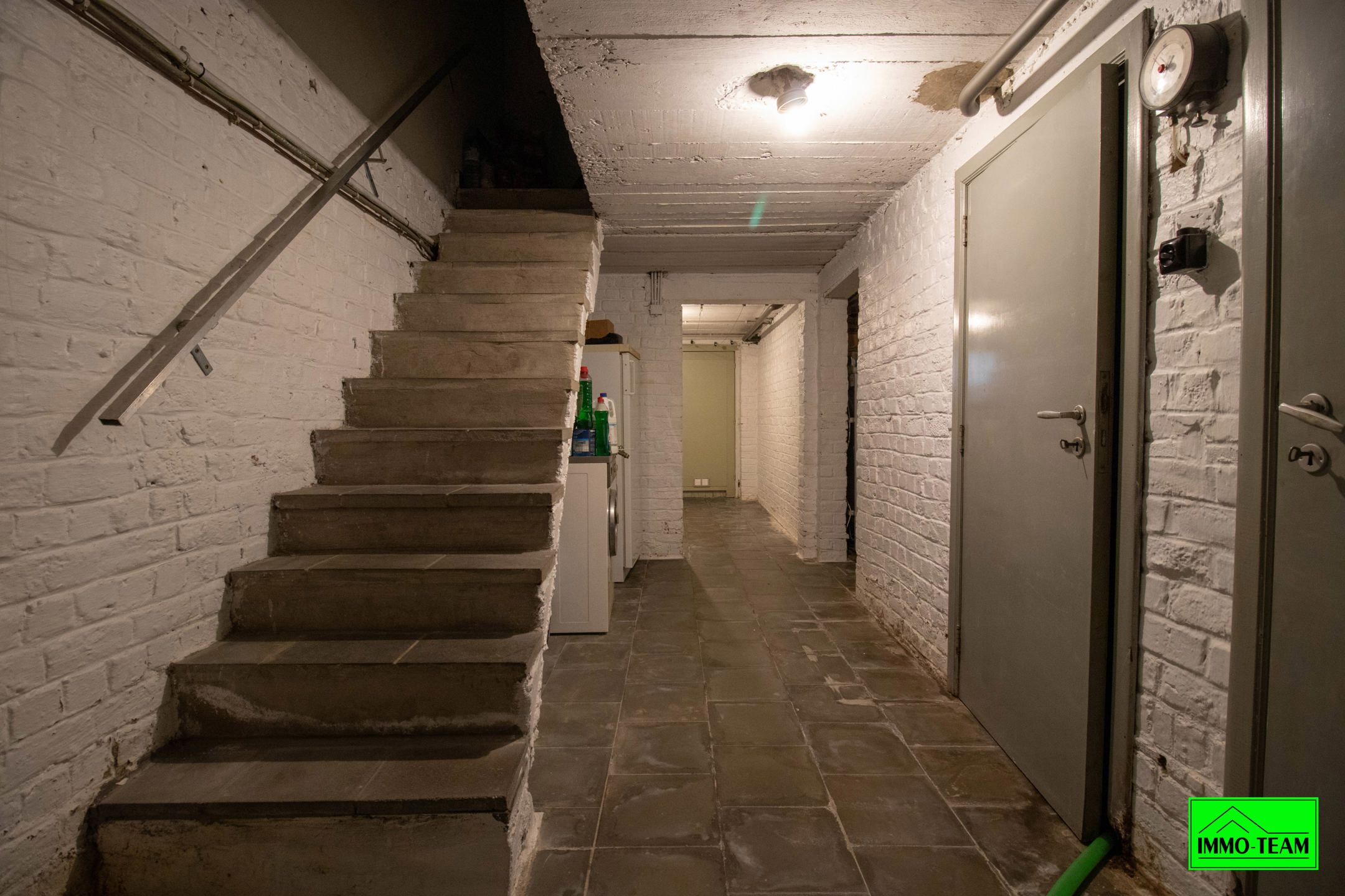 Charmante en solide gezinswoning vlakbij centrum foto 16