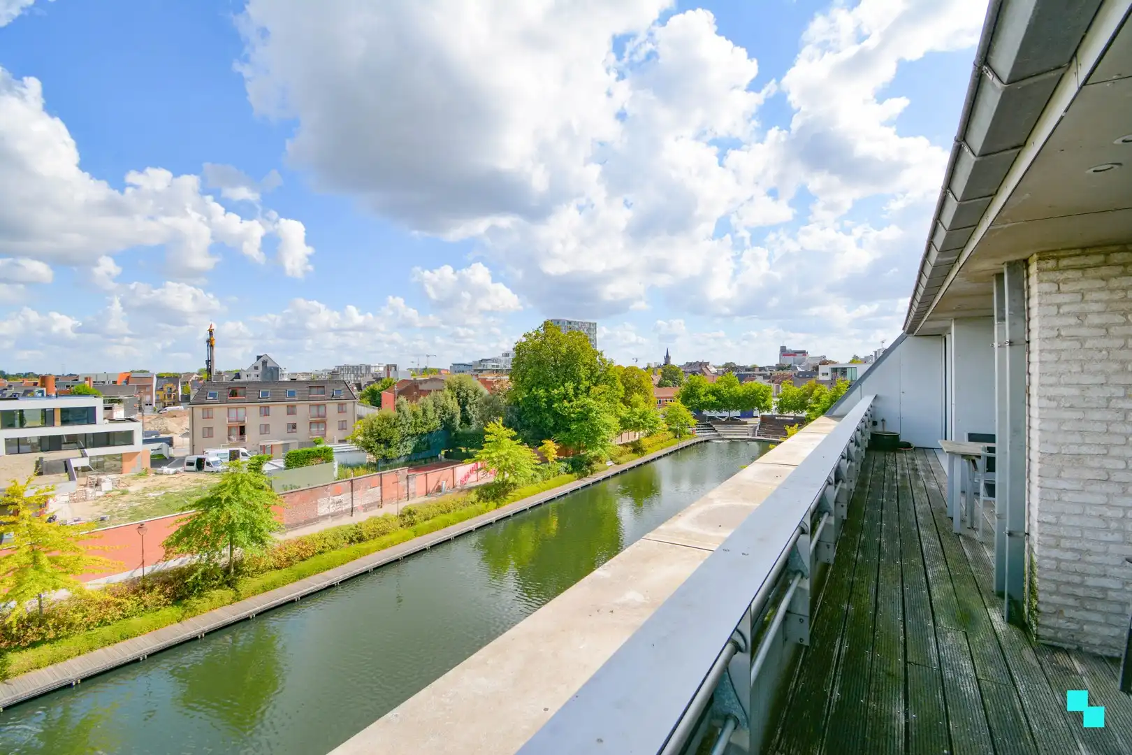 UItzonderlijk ruim appartement aan het water te Roeselare! foto 15