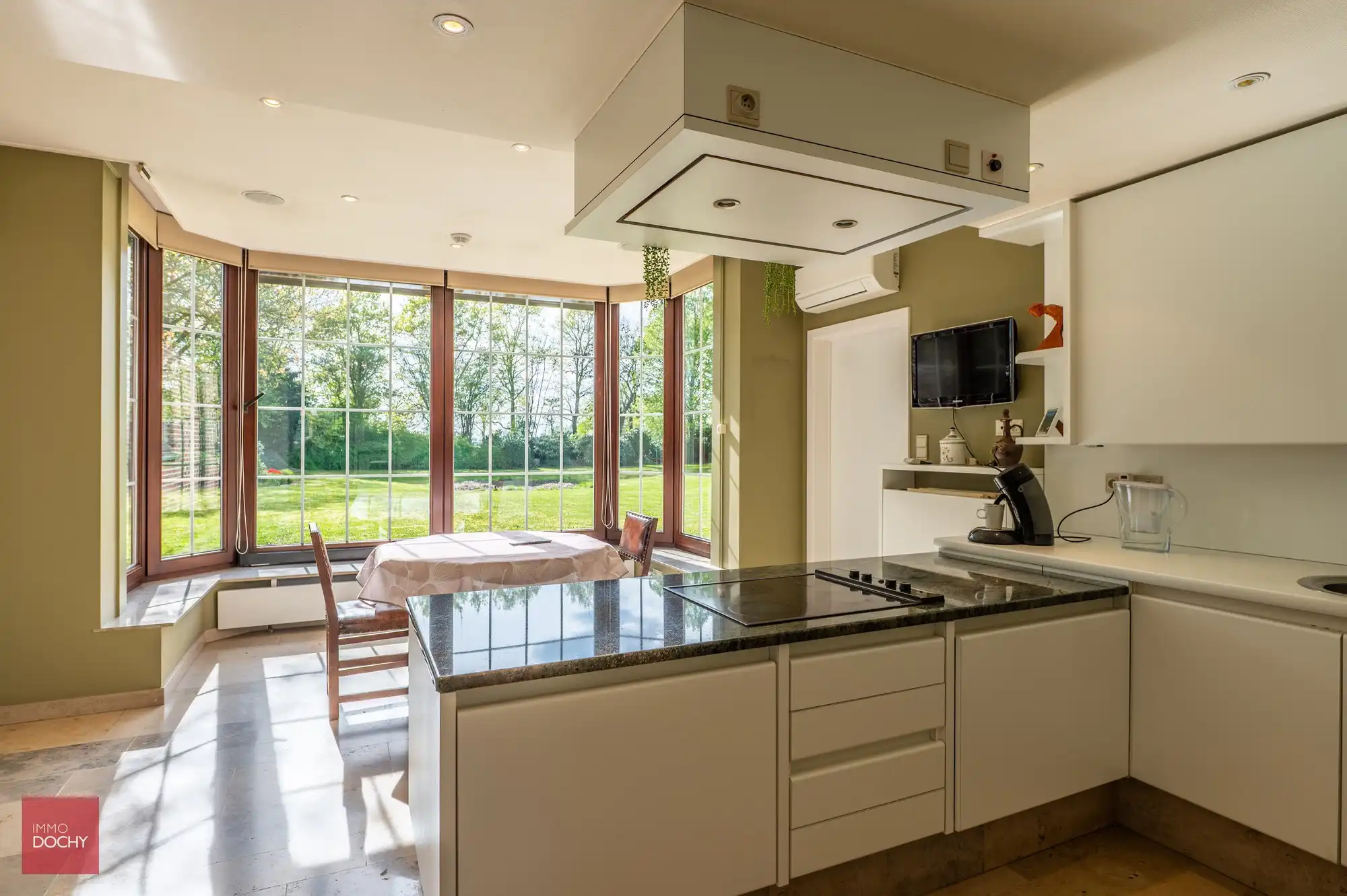 Klassieke discreet gelegen villa met toegangsdreef (grens Waregem) foto 18