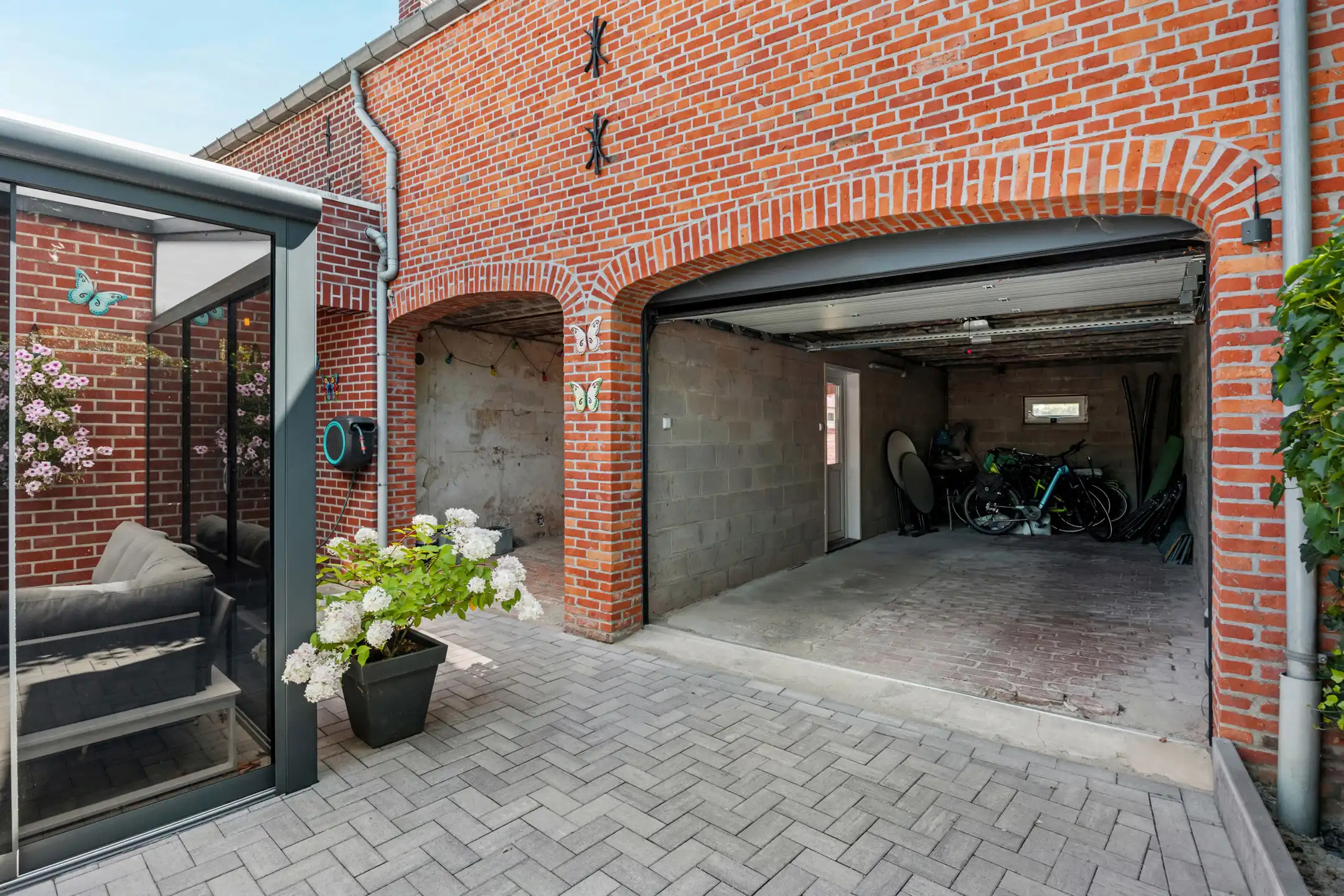 Gerenoveerde gezinswoning + werkplaats / garage foto 29