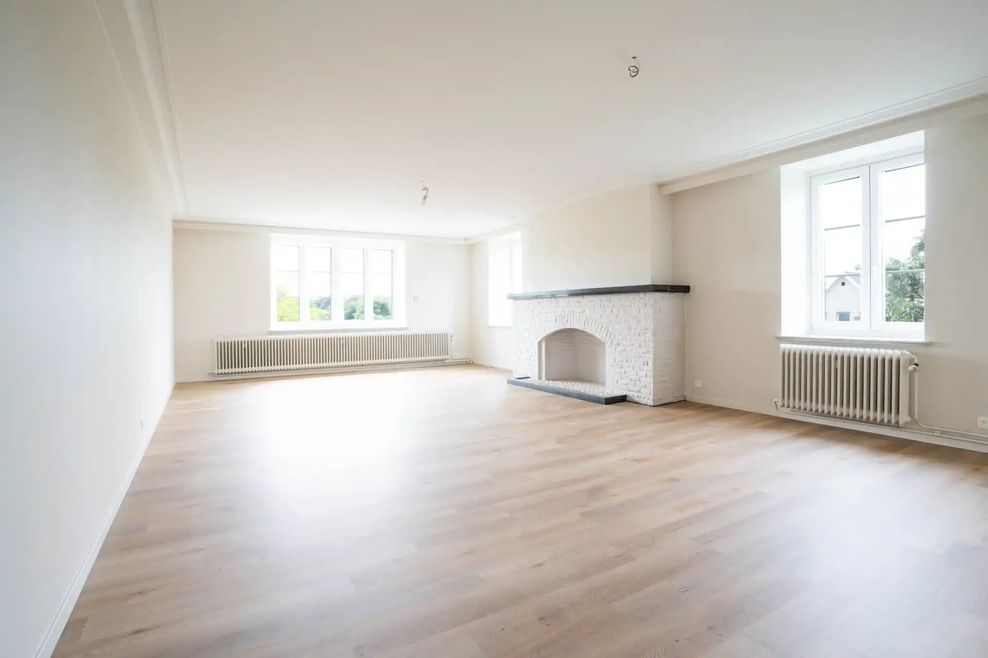 Licht en ruim hoekappartement met drie slaapkamers en garage foto 7