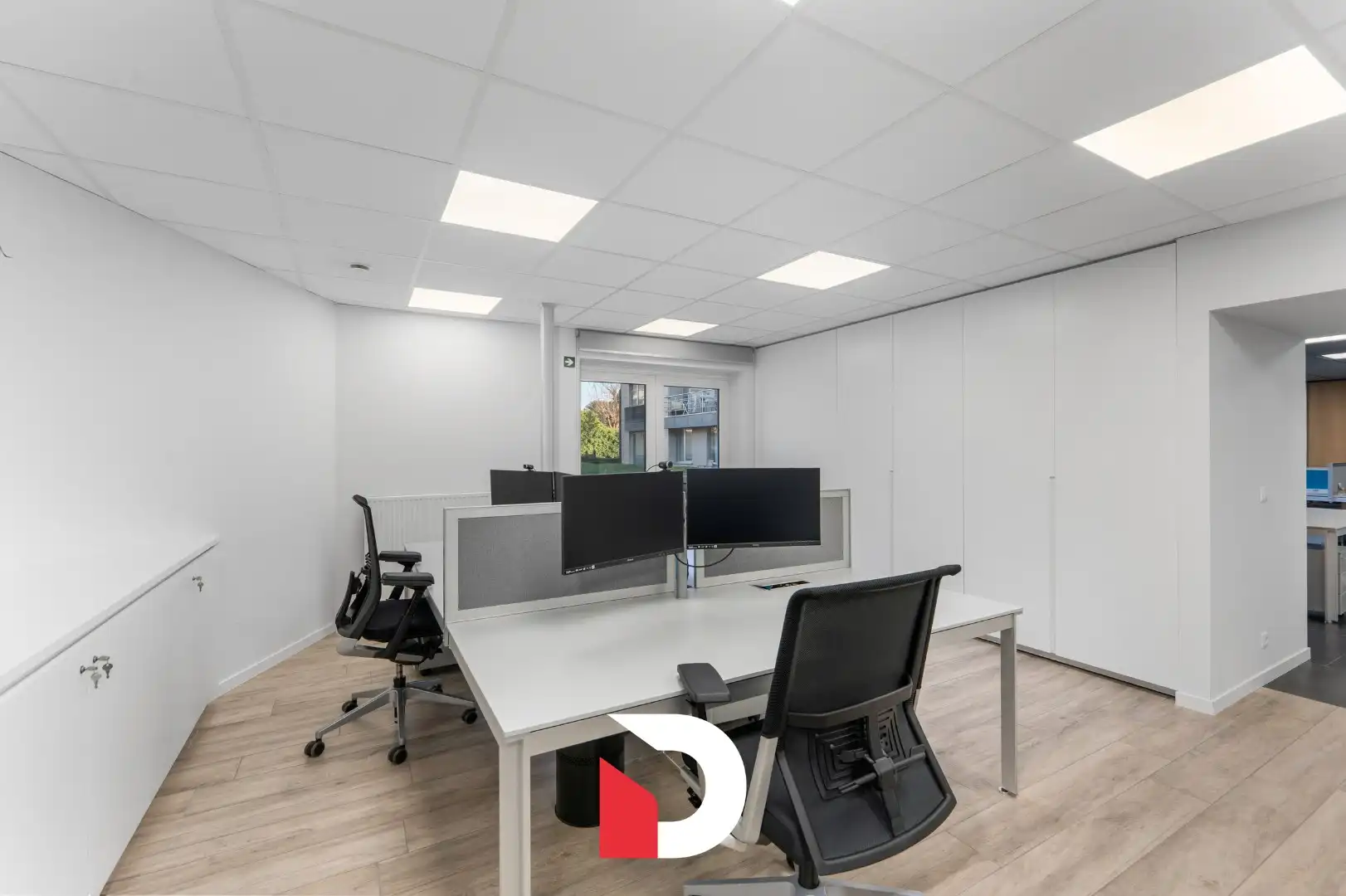 Instapklare en duurzame kantoorruimte van 310 m² te Kristus-Koning foto 17