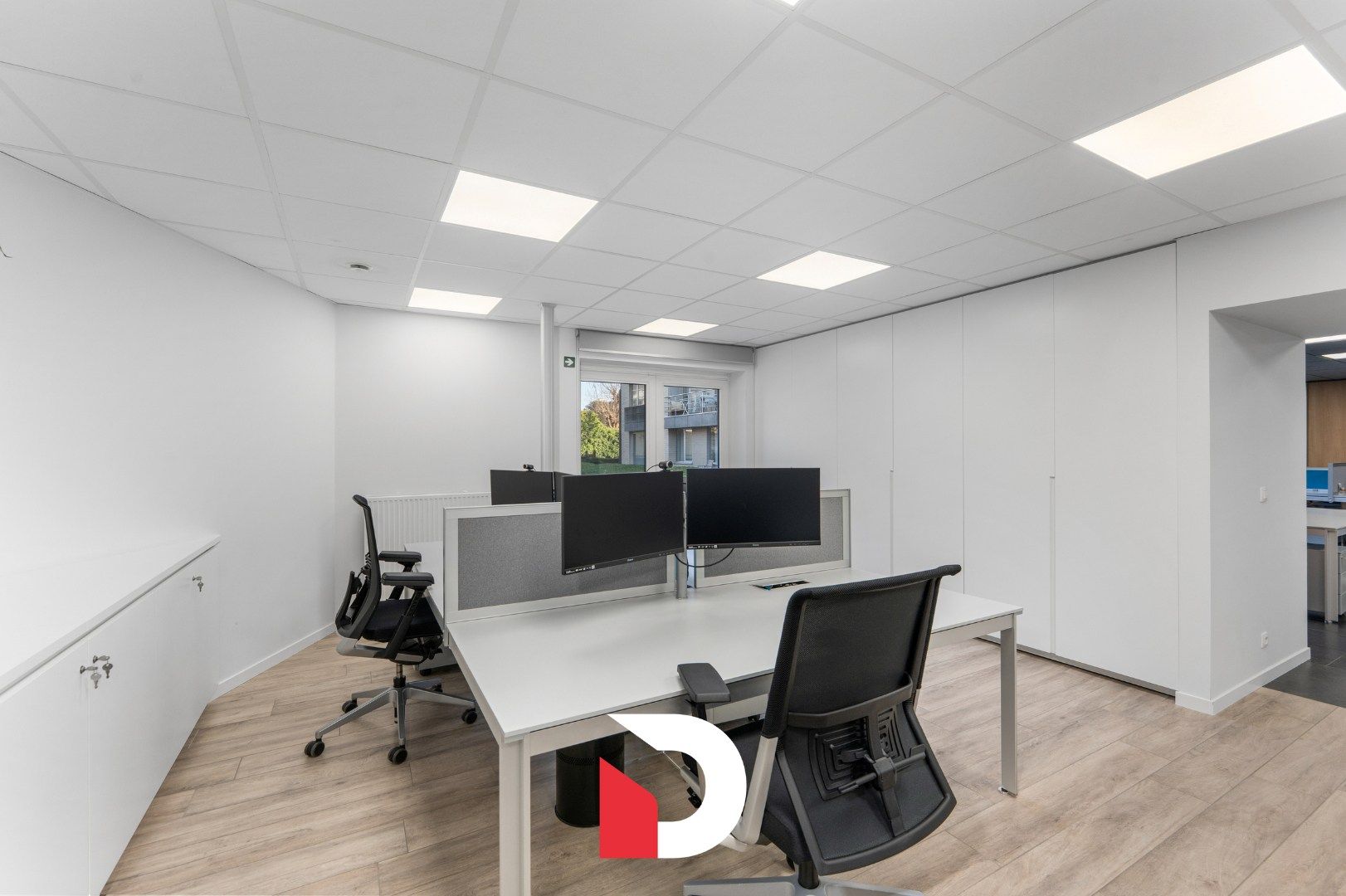 Instapklare en duurzame kantoorruimte van 310 m² te Kristus-Koning foto 17