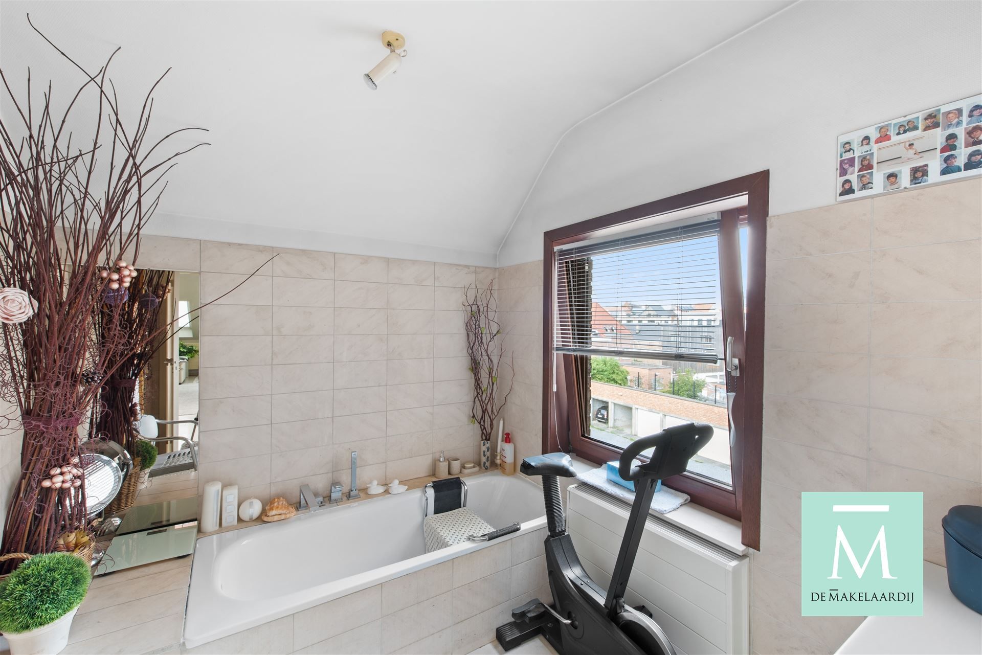 Uiterst centraal gelegen appartement op hoogste verdieping met terras foto 9