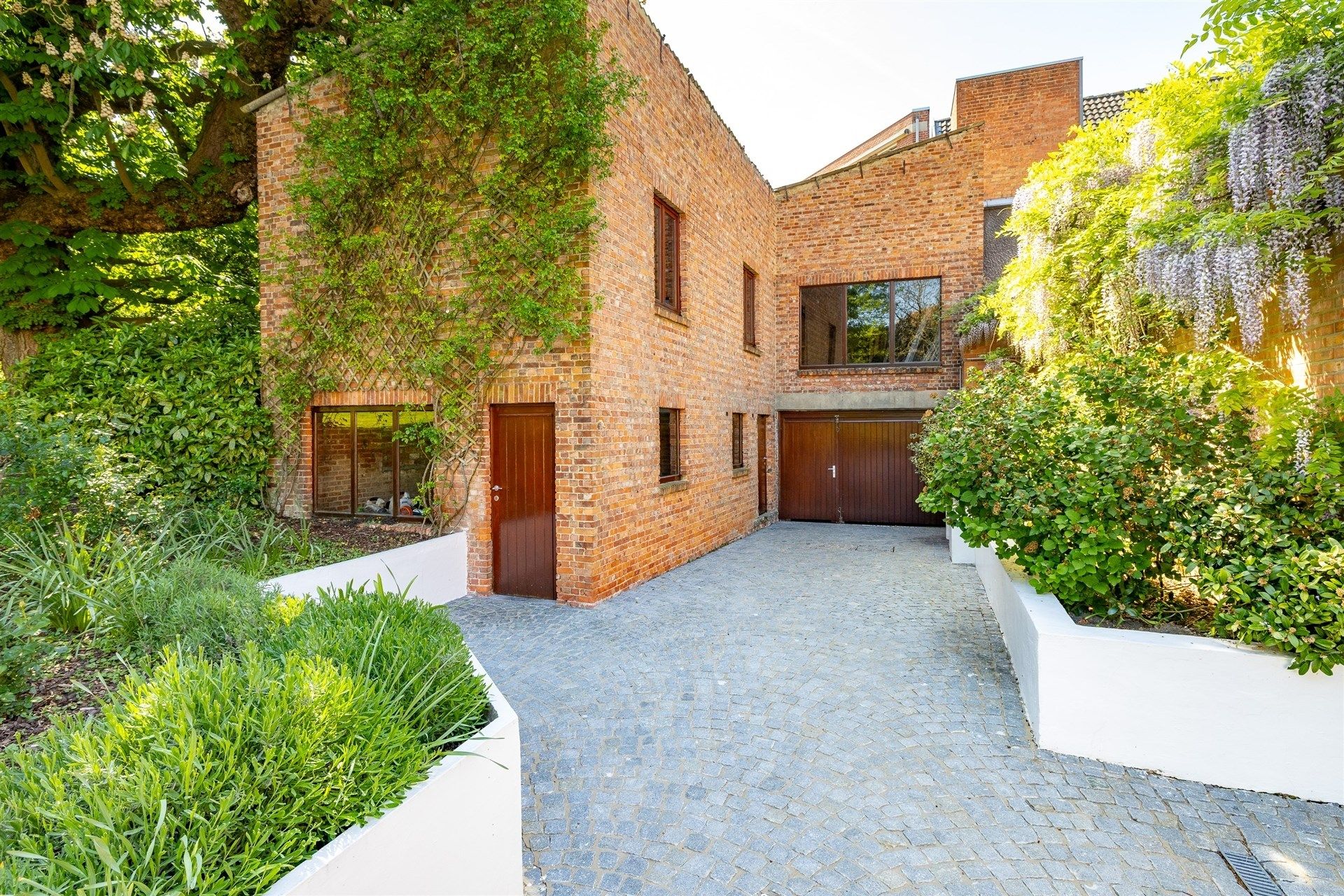 Exclusief herenhuis in neoclassicistische stijl met prachtige tuin foto 32