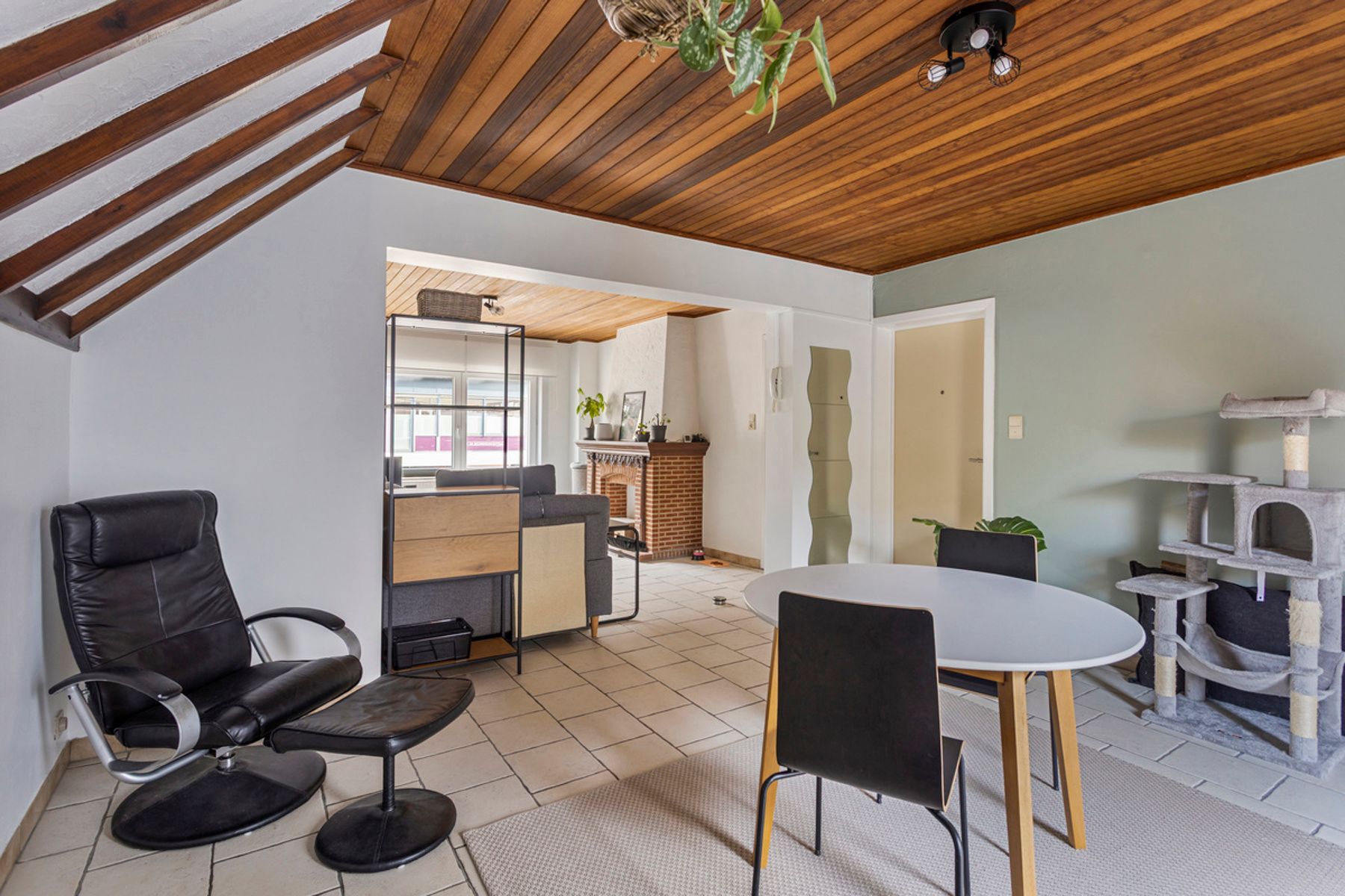 Zeer ruim appartement (153m2) met 3 slaapkamers, 2 badkamers foto 16