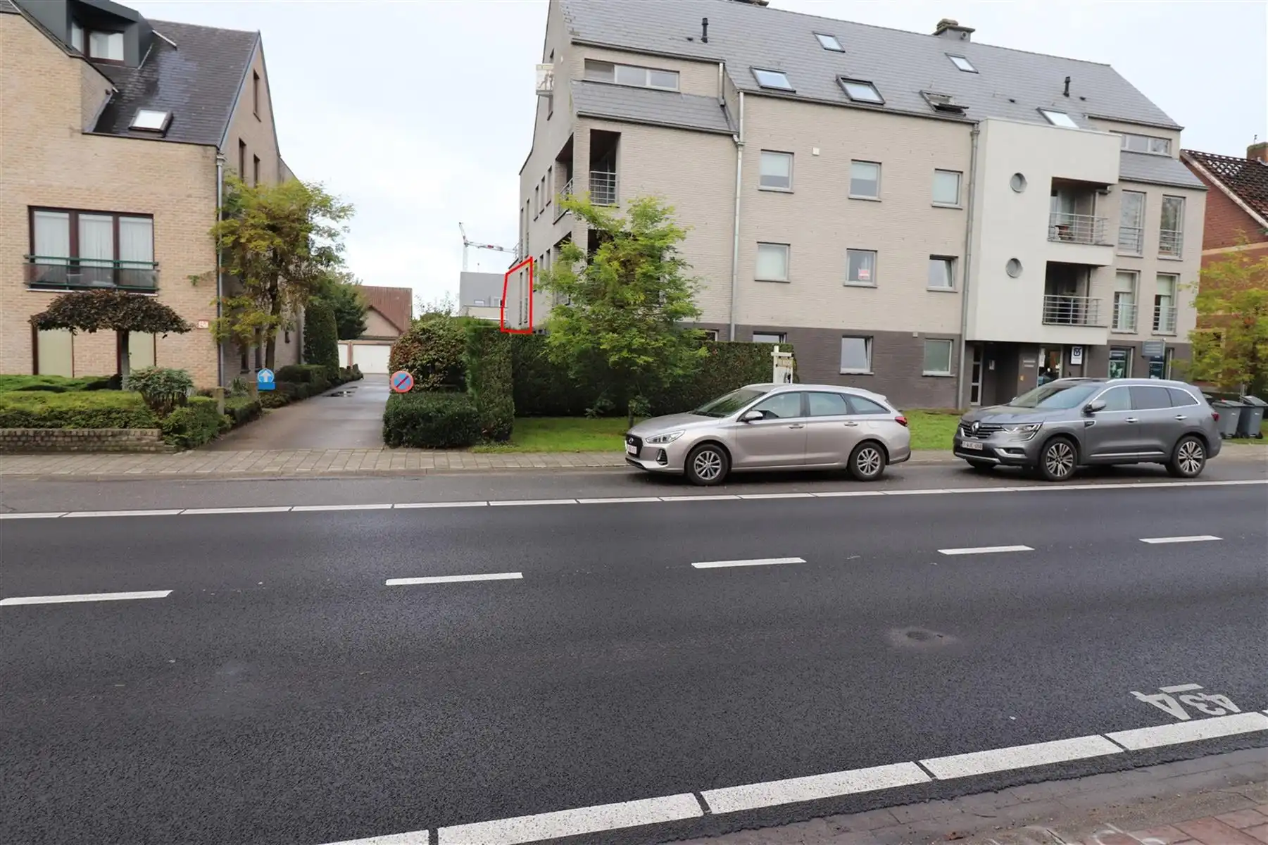 Recent appartement van ca 100 m² met ruim terras en garage. foto 2