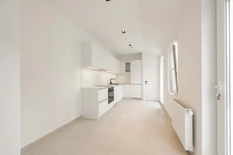 ✨Halfopen, volledig gerenoveerde gezinswoning met 3 slaapkamers TE KOOP in Rekkem! foto 10