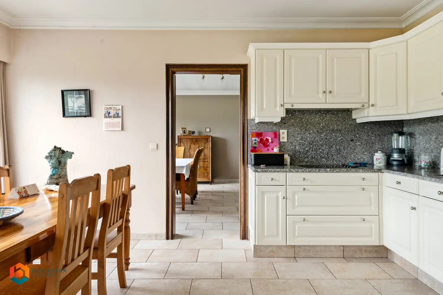 Ruime villa (325m²) op een perceel van 2567m² in prachtige omgeving foto 8