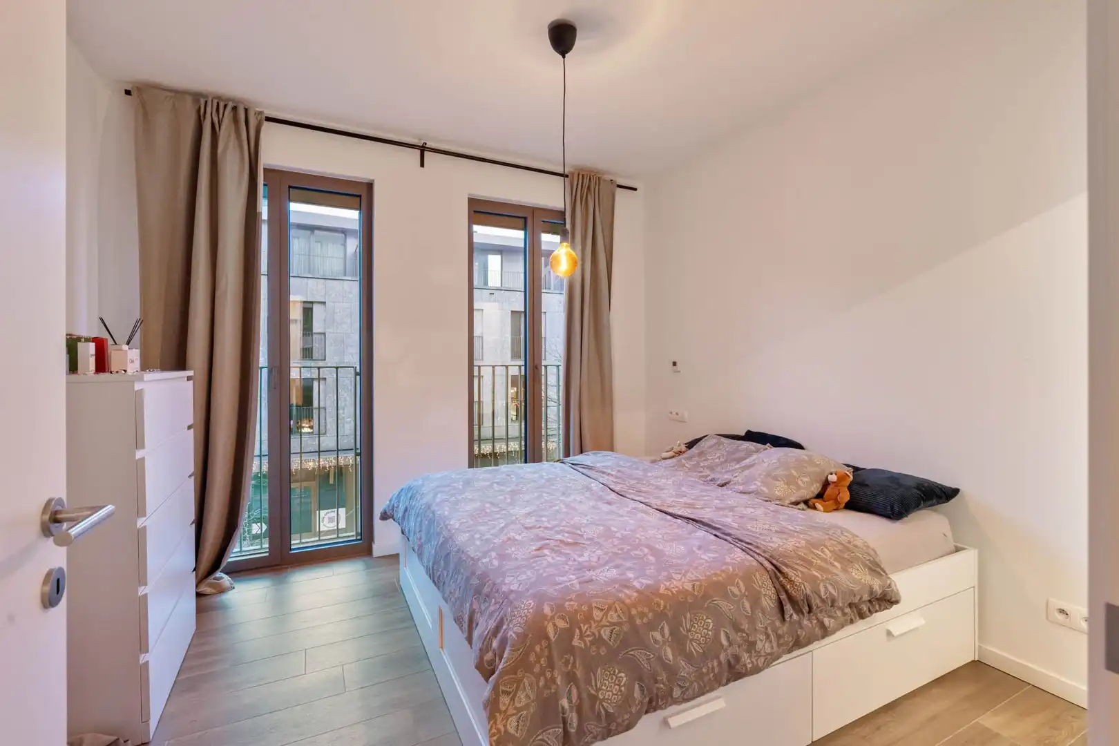 QUARTIER BLEU - Stijlvol 1-slaapkamerappartement met gezellig terras, op topligging nabij het centrum. foto 9