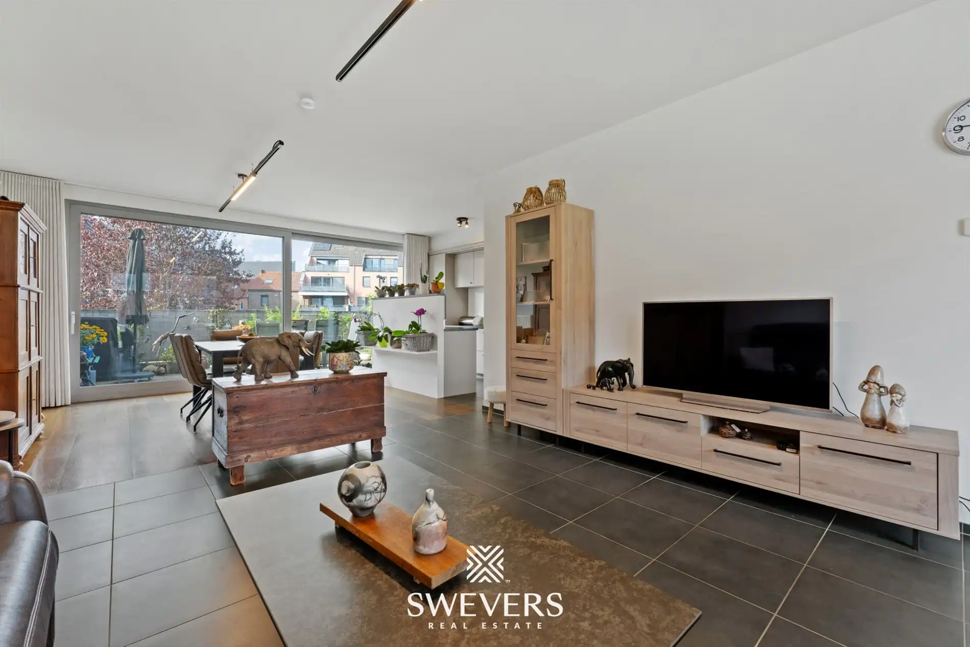 Recent en ruim duplex appartement (140m²) met 2 grote terrassen in centrum Diepenbeek foto 2