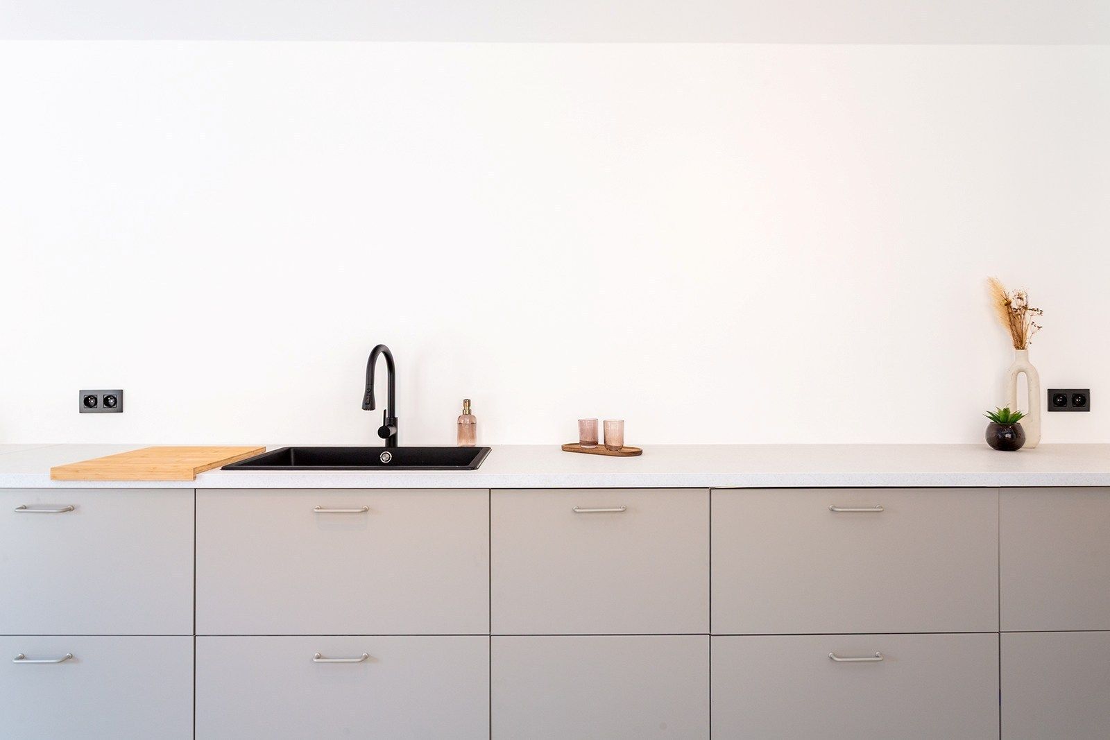 Volledig gerenoveerde, instapklare woning (196 m²) met 5 slaapkamers, moderne keuken & tuin foto 4