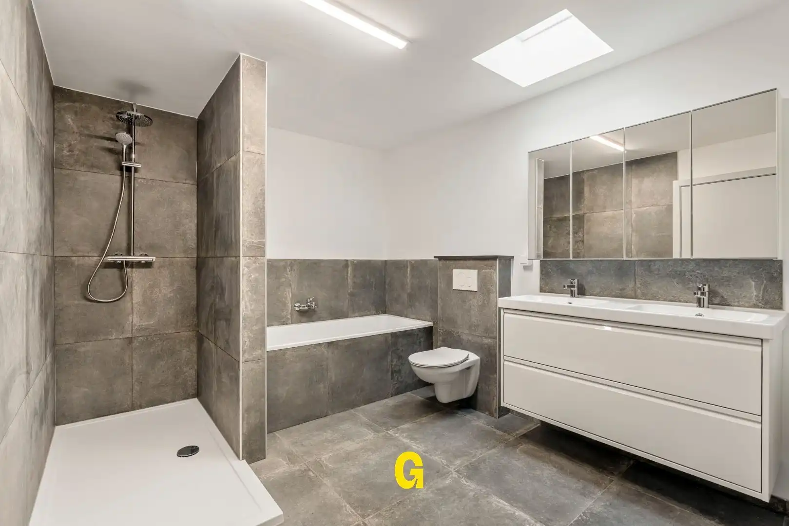 Vakkundig gerenoveerde woning met binnenkoer, tuin en bijgebouwen op 4a 62ca - EPC label B foto 18