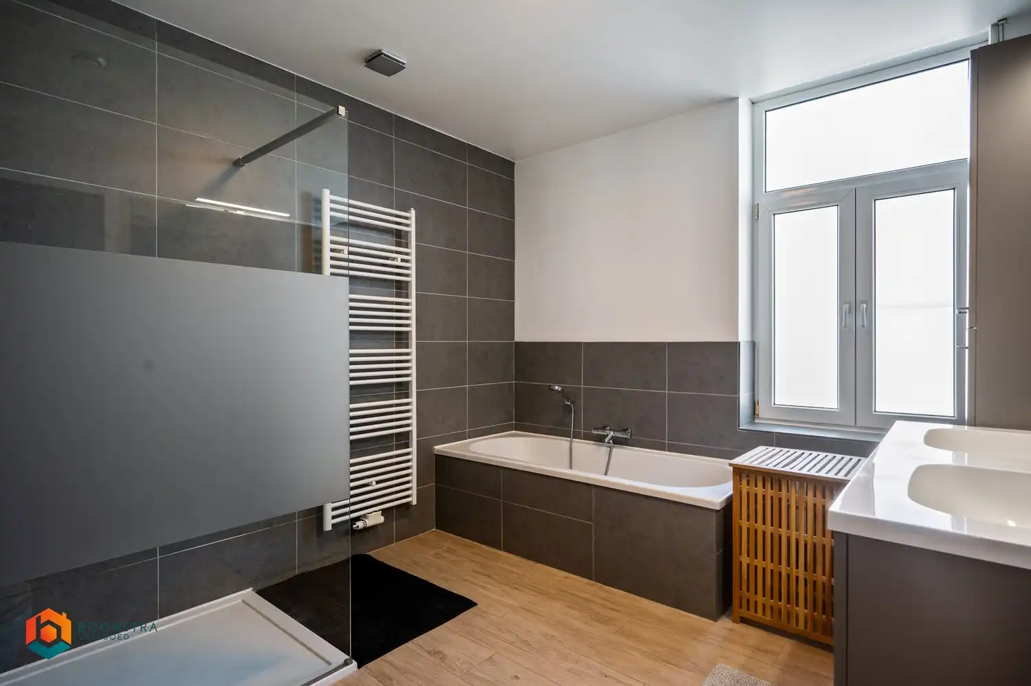 Recent gerenoveerde woning met 1 (mogelijks 2) slpkrs foto 8