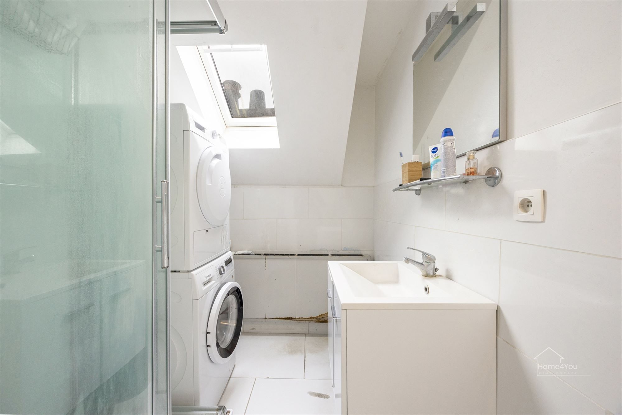 1-Slaapkamer appartement te koop in Lint! foto 14