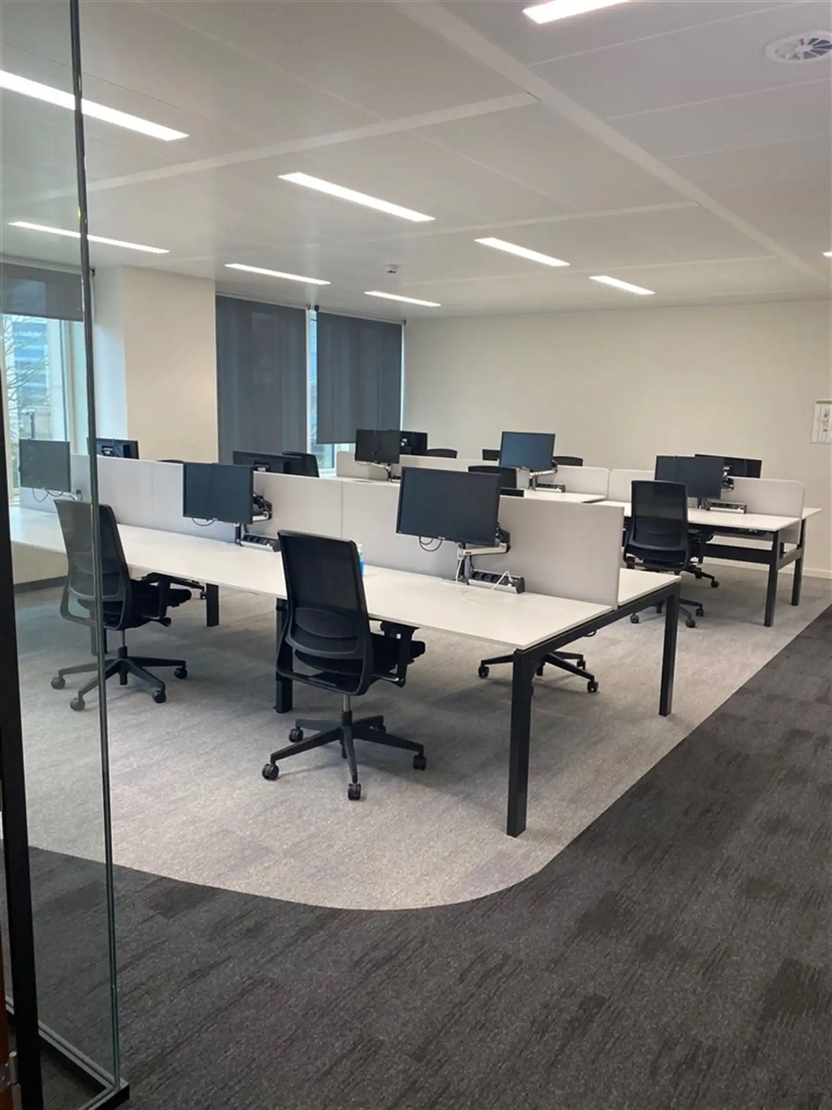 TWIN SQUARES - 984m² instapklaar foto 23