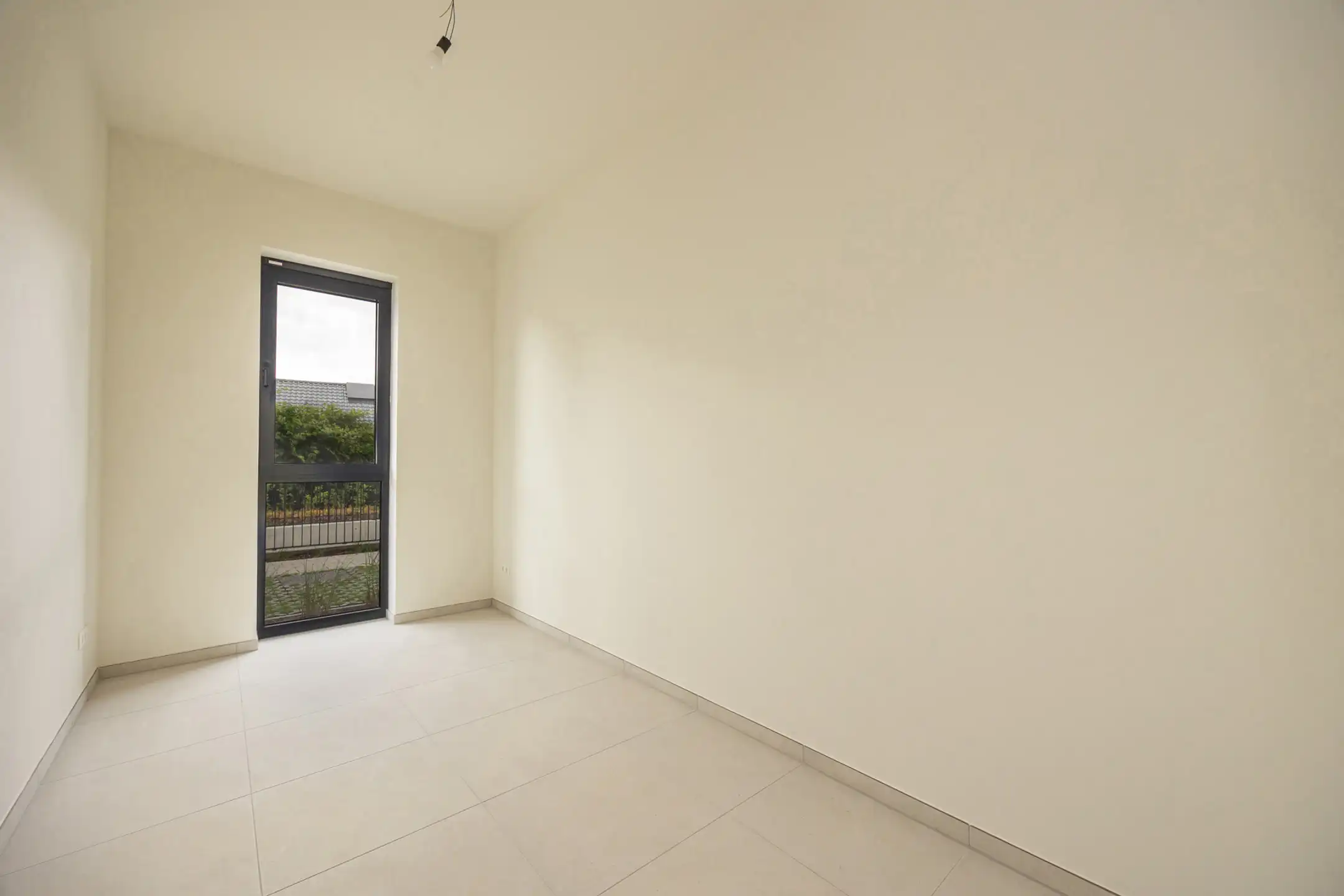 Ruim gelijkvloers nieuwbouwappartement met 3 slaapkamers foto 14