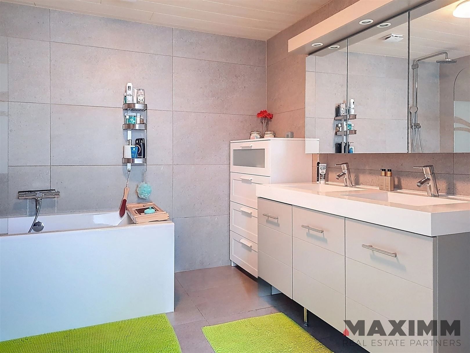 Instapklare gezinswoning, half open bebouwing, garage, 3 slaapkamers en mooie tuin. Bovendien EPC label A foto 10