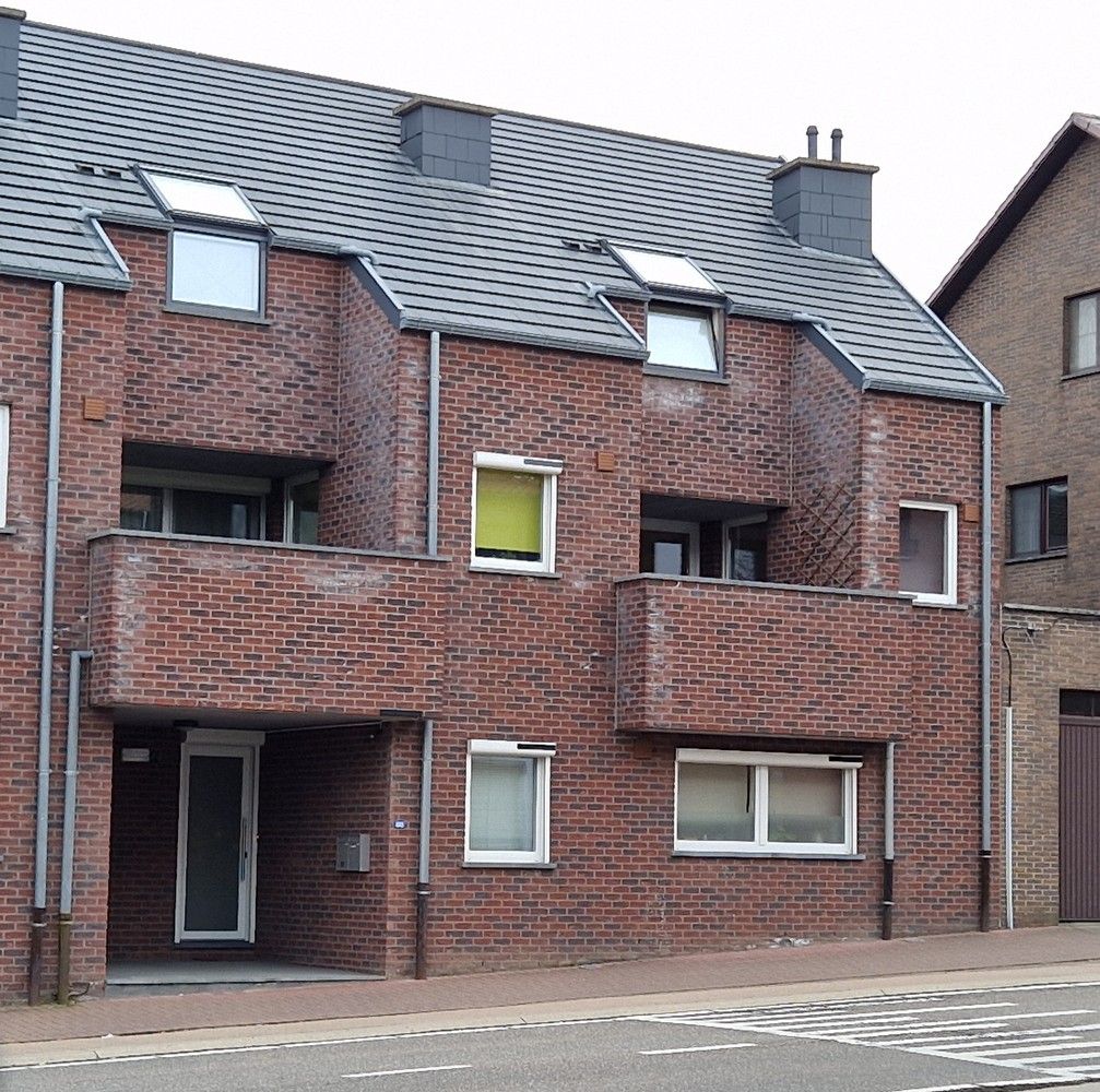 App. centrum Bilzen, rustige ligging, 2 slpk, parkeeruimte, terrasje. foto 18
