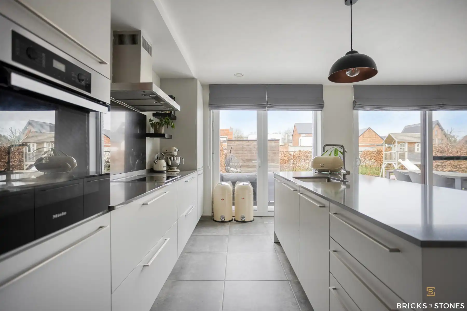 Recente HOB met 4 slaapkamers en tuin foto 7