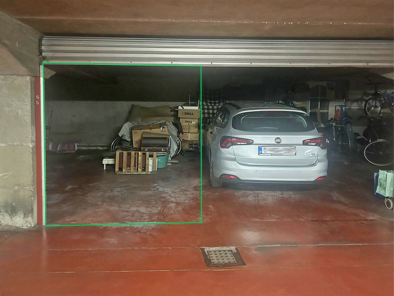 Ondergrondse autostaanplaats te koop in Deurne! foto {{pictureIndex}}