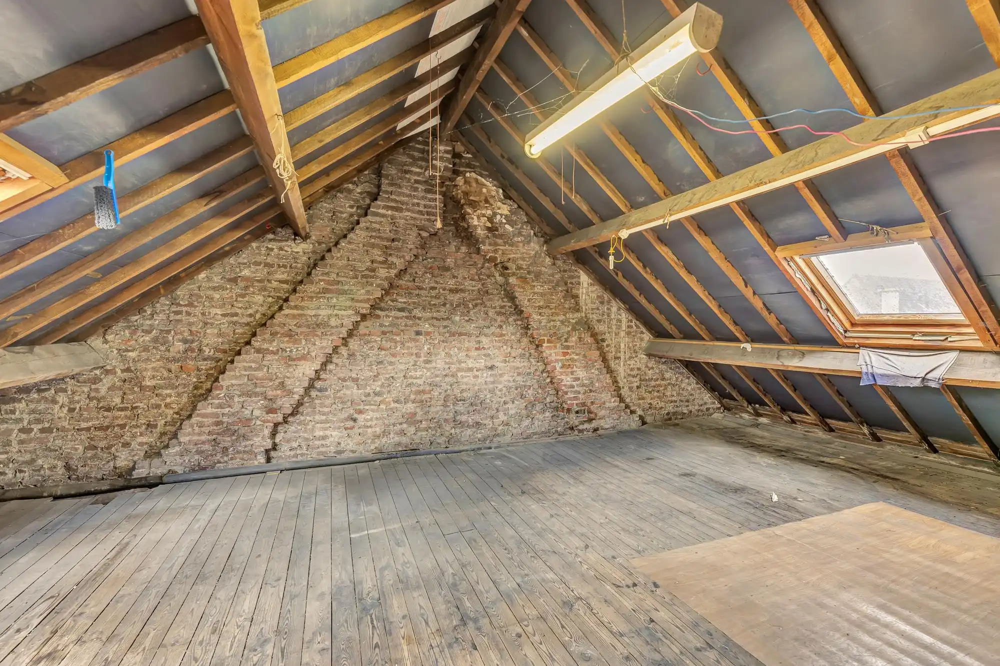 Ruime te renoveren woning nabij centrum Aalst foto 14