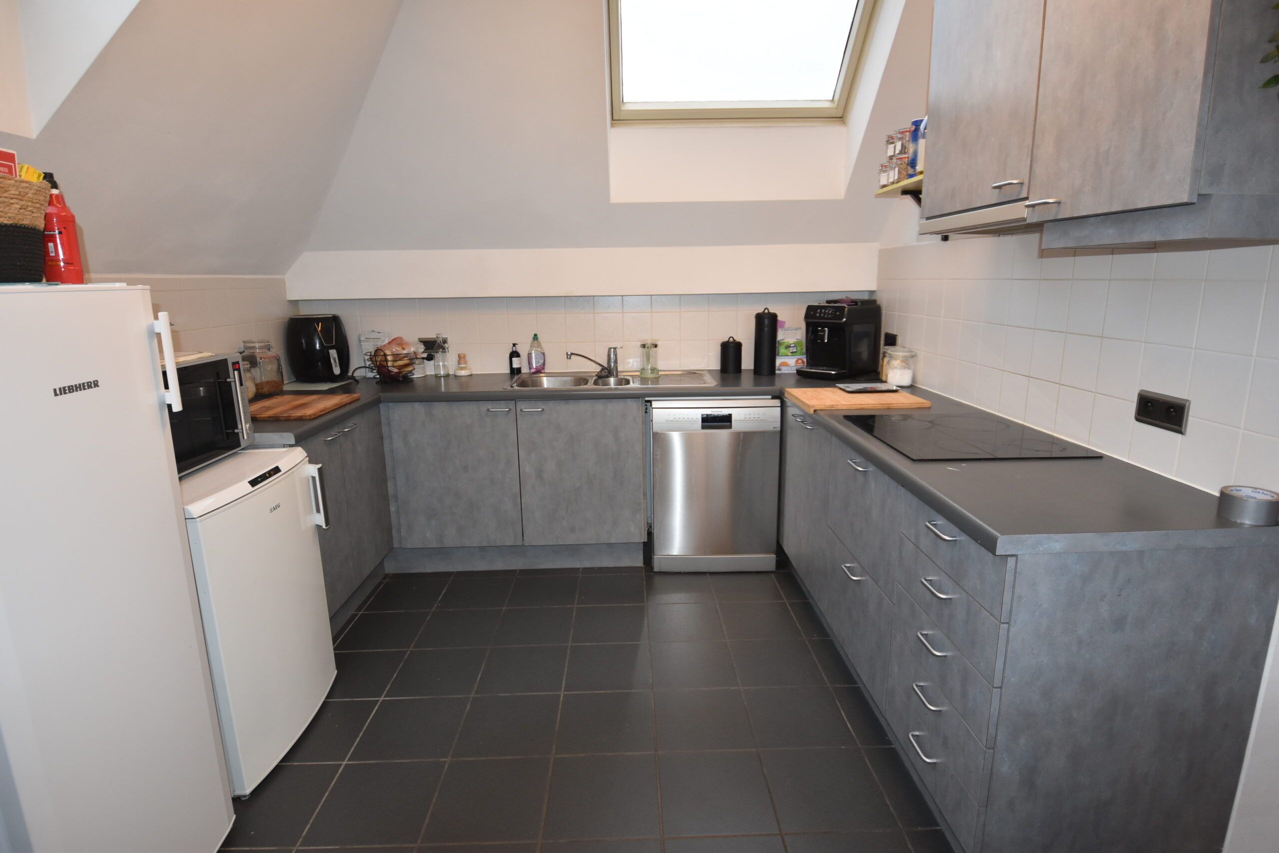 Gezellig dakappartement met 2 slaapkamers in Nieuwkerken-Waas foto 8