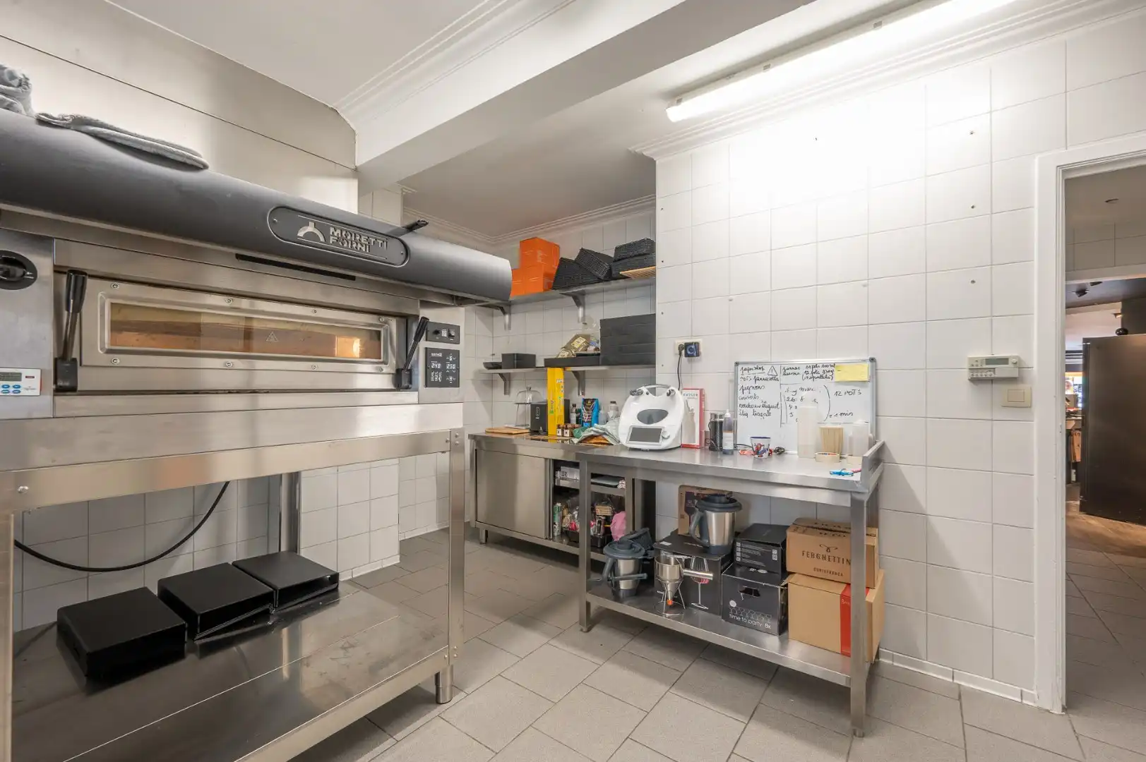 Verhuurd handelspand gelegen op de Lippenslaan vlakbij de Elizabetlaan (5% rendement) foto 10