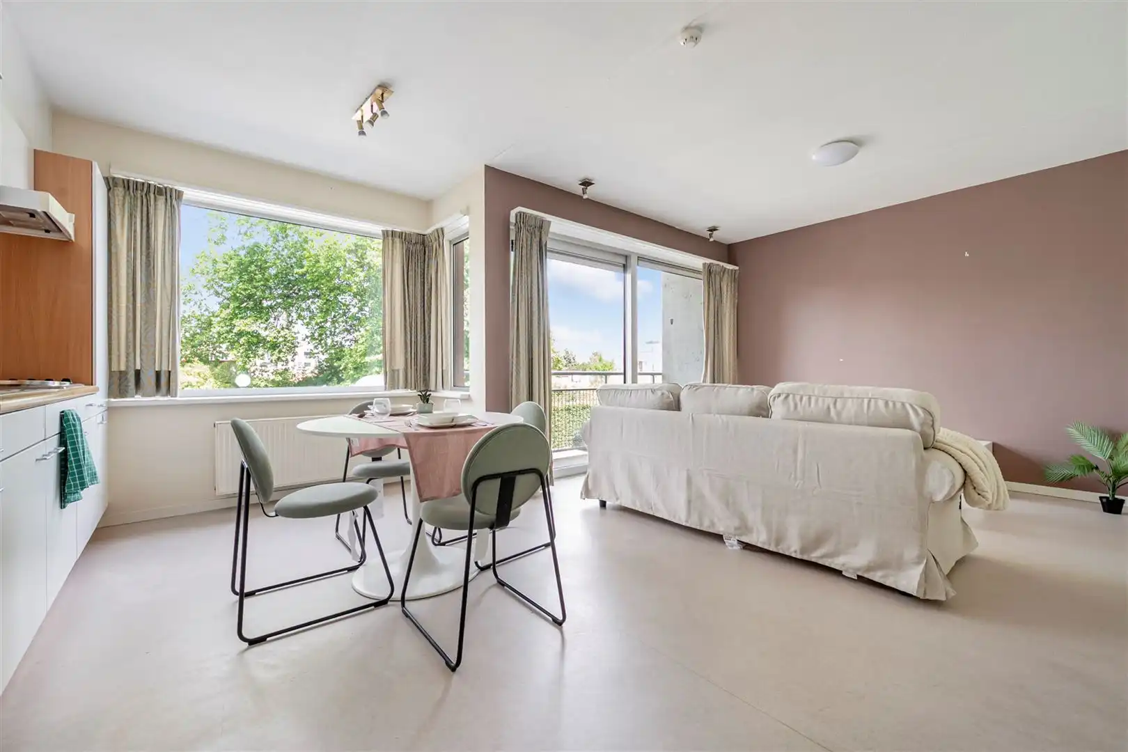 Goedgelegen aangename assistentiewoning nabij stadscentrum Sint-Niklaas foto 2