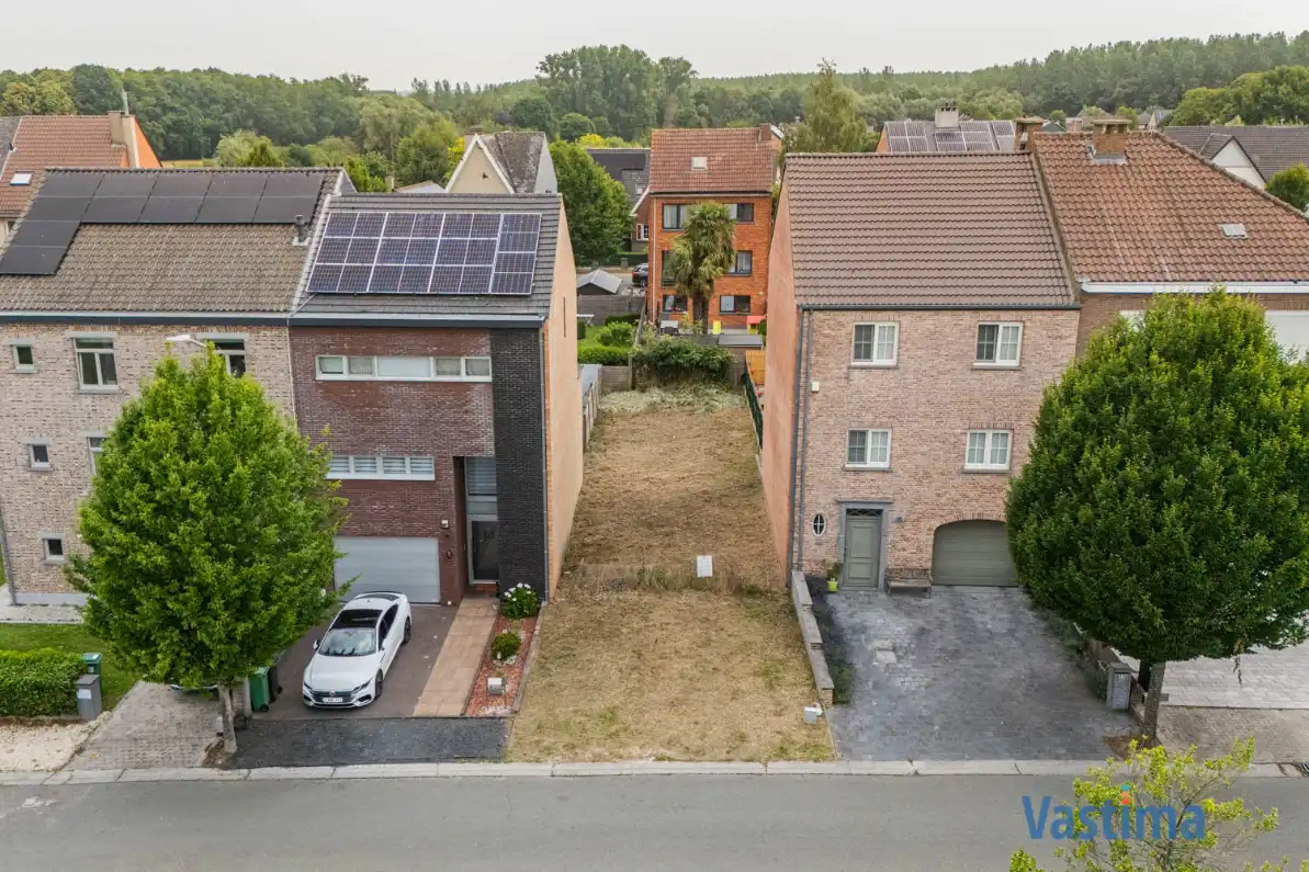 Bouwgrond in rustige woonwijk nabij alle voorzieningen foto {{pictureIndex}}